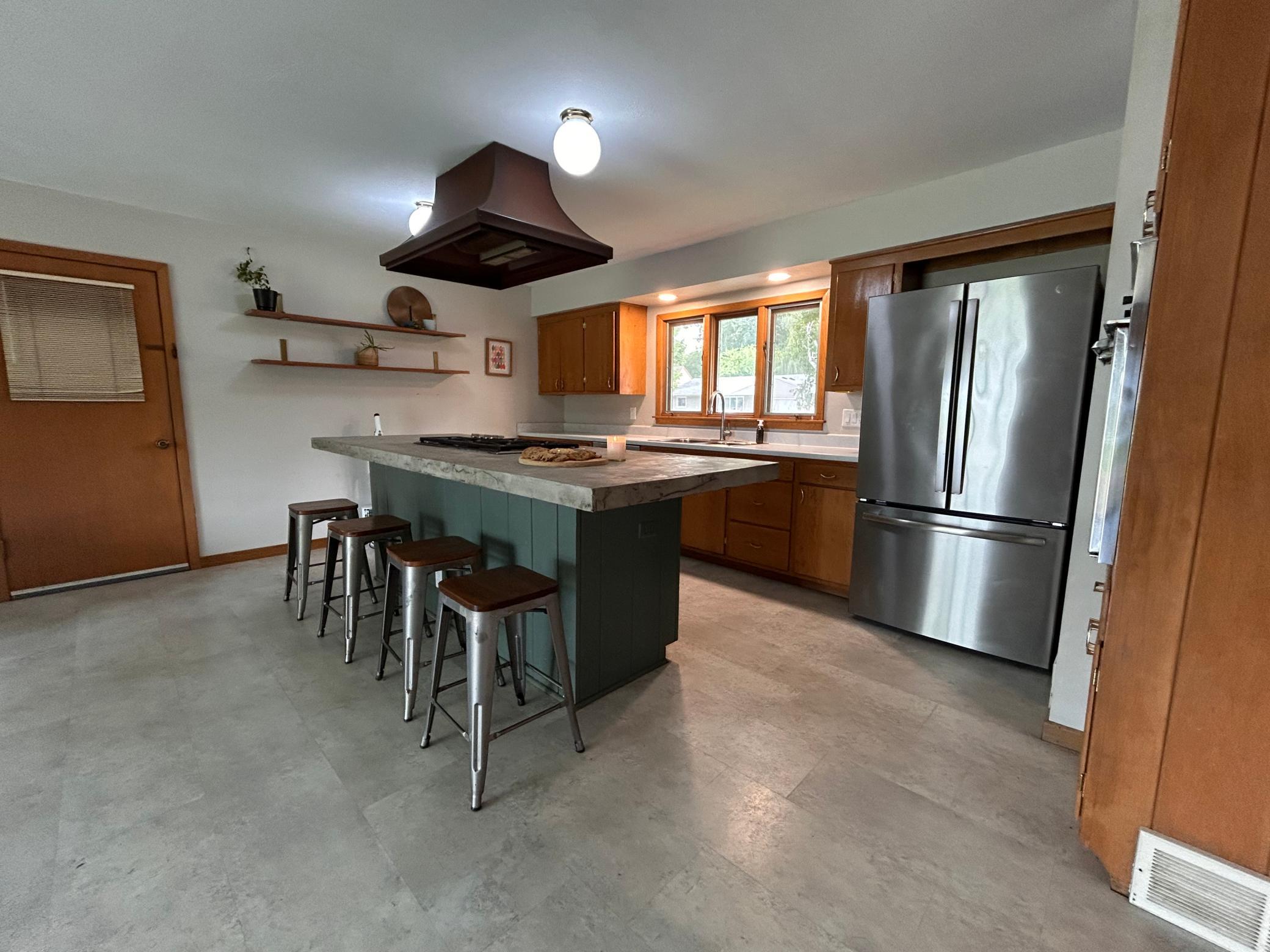 2nd image of 710 Lakeview Ave, North Mankato, MN 56003 | MLS# 7097528