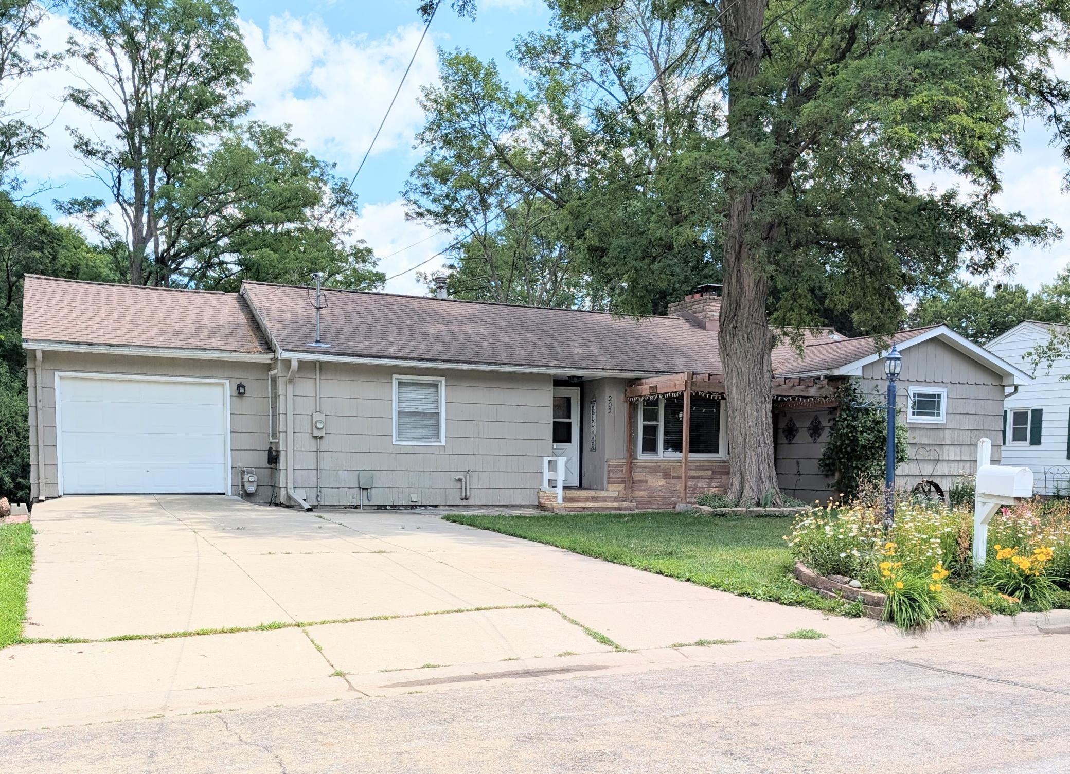 1st image of 202 North Lane, Albert Lea, MN 56007 | MLS# 7097568
