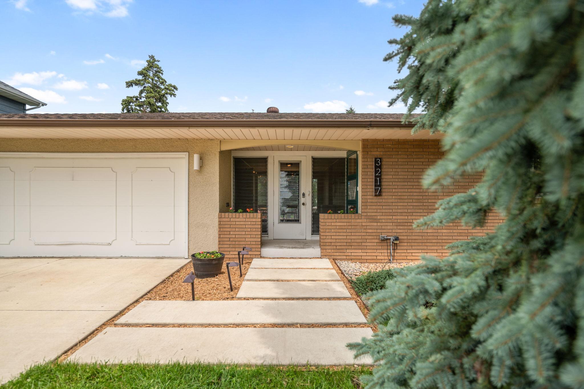 1st image of 3217 36th Ave Ne, Saint Anthony, MN 55418 | MLS# 7097836
