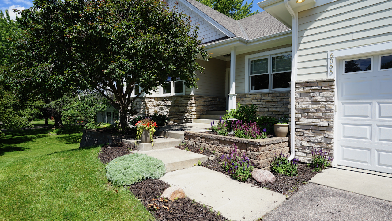 2nd image of 6065 Seamans Dr, Excelsior, MN 55331 | MLS# 7097970