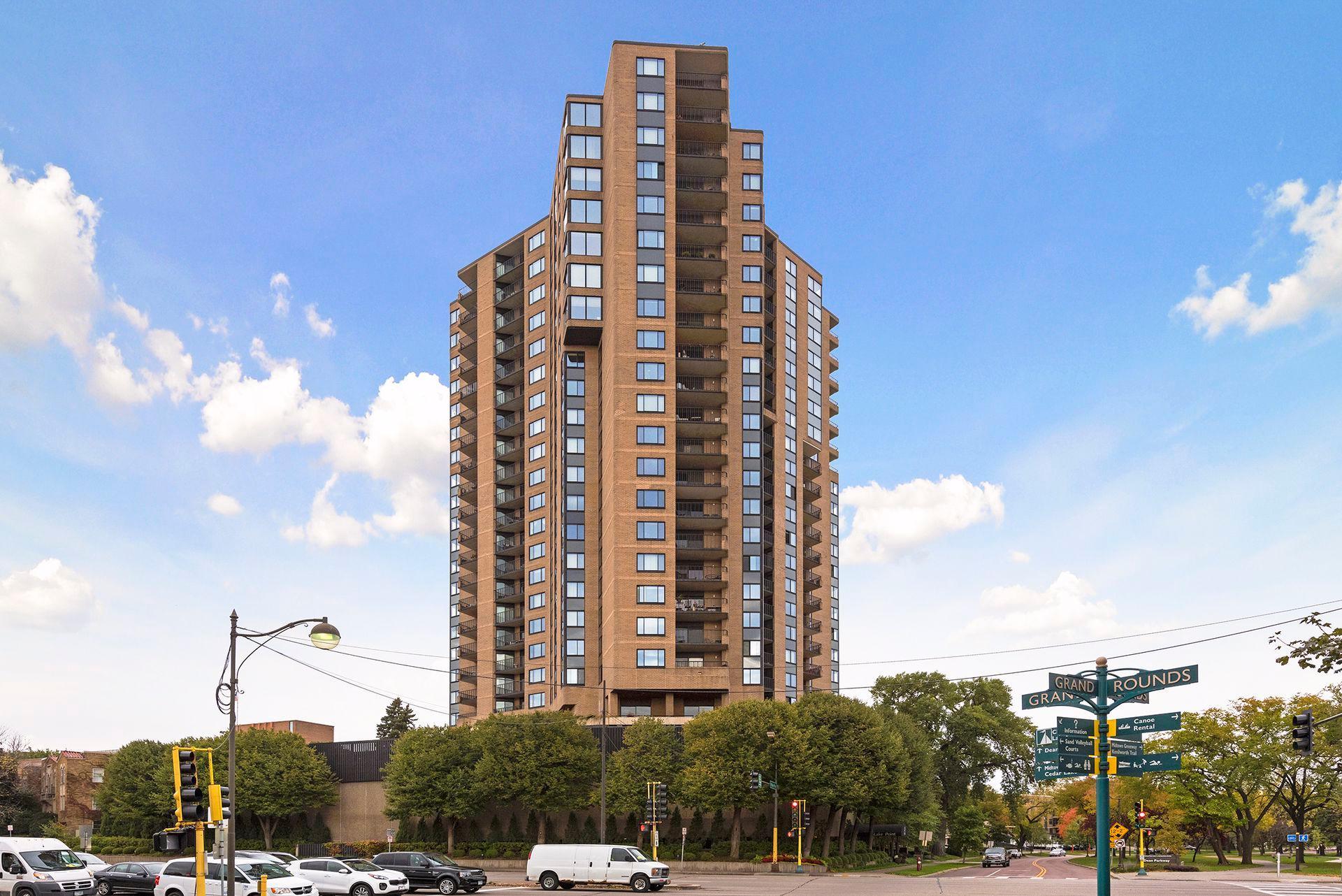 3rd image of 2950 Dean Pkwy #1902, Minneapolis, MN 55416 | MLS# 7098114
