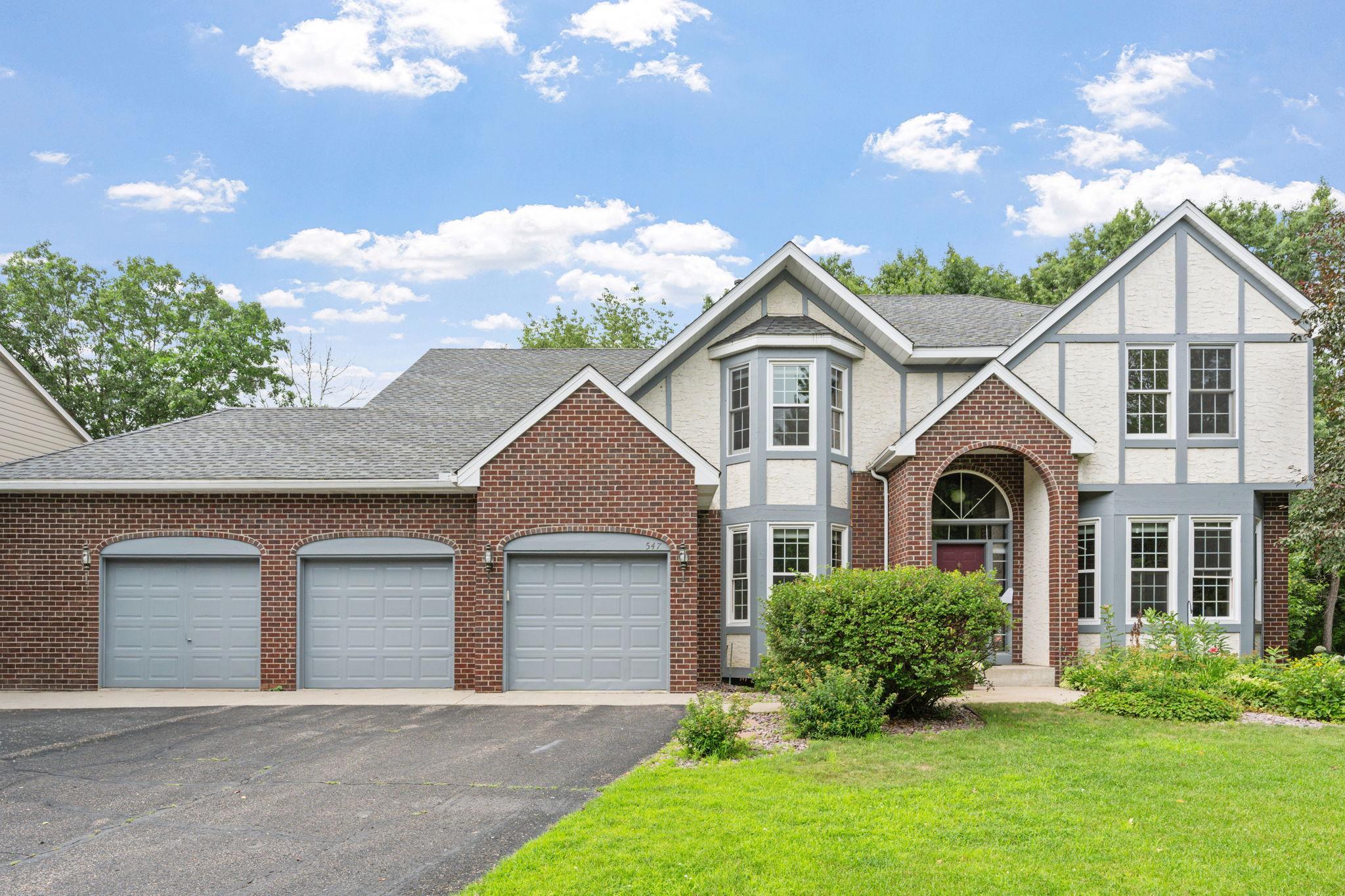 Homes for sale in Mendota Heights, MN | 547 Abbey Wy, Mendota Heights, MN 55120 | MLS# 7098190