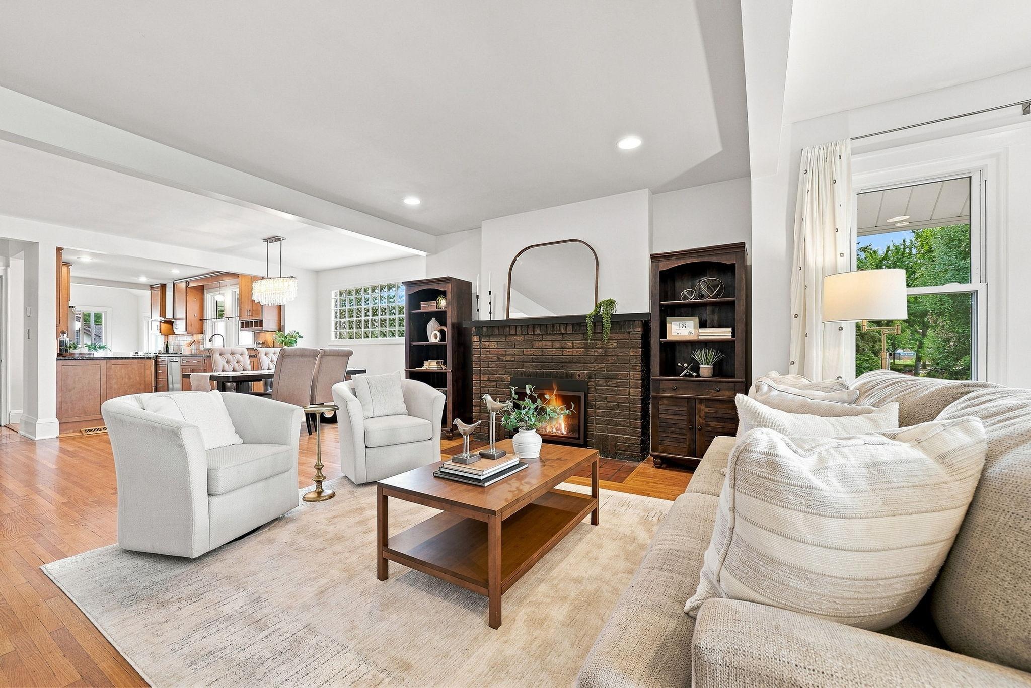 2nd image of 1484 Arona St, Saint Paul, MN 55108 | MLS# 7098481