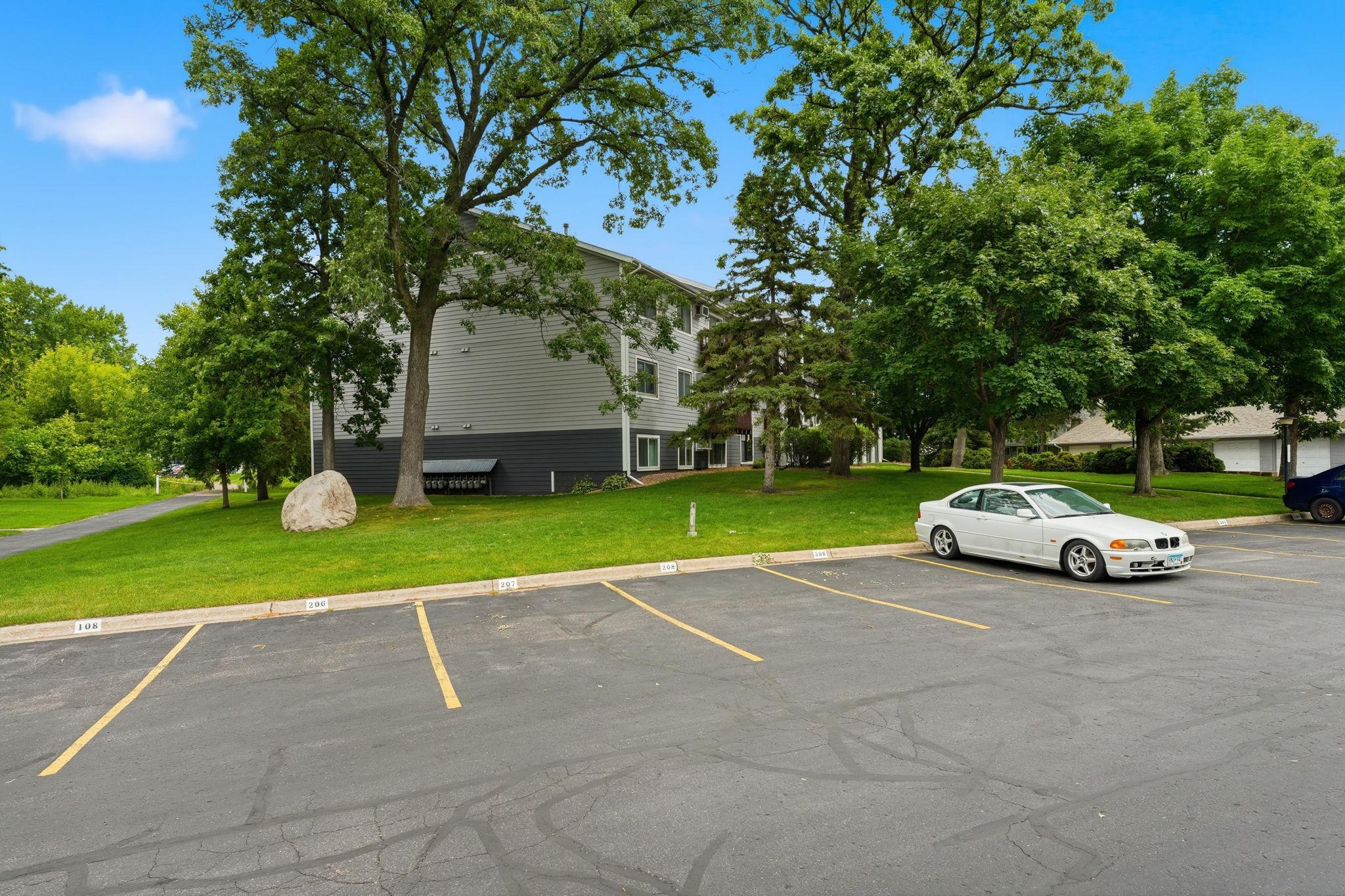 2nd image of 1801 113th Ave Nw #106, Minneapolis, MN 55433 | MLS# 7098502