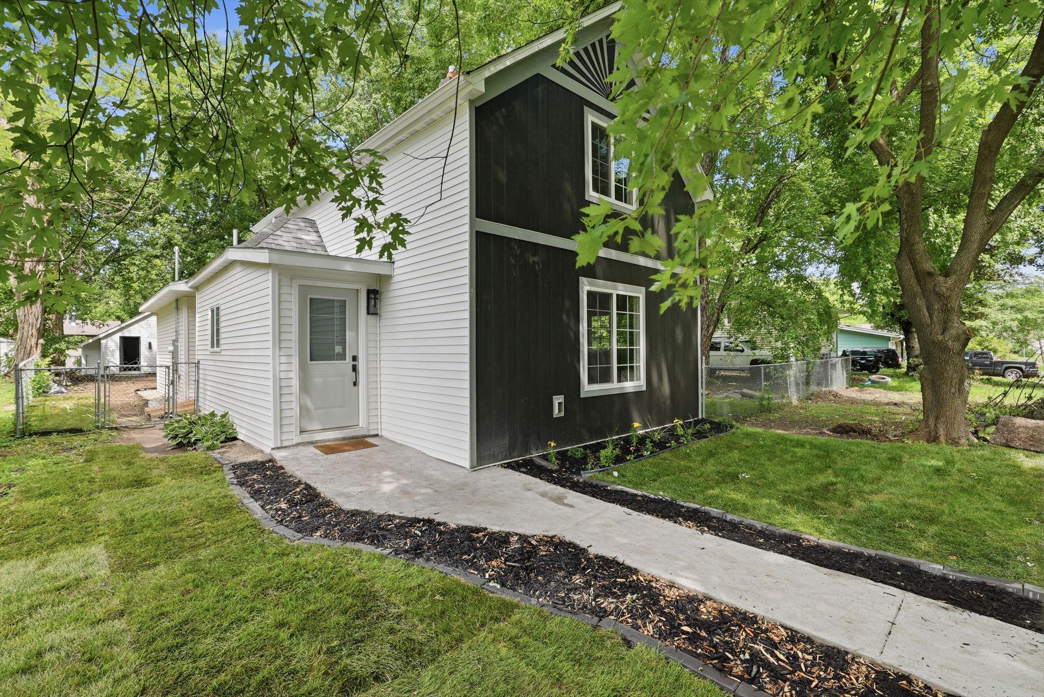 2nd image of 829 1st St, Saint Paul Park, MN 55071 | MLS# 7098527