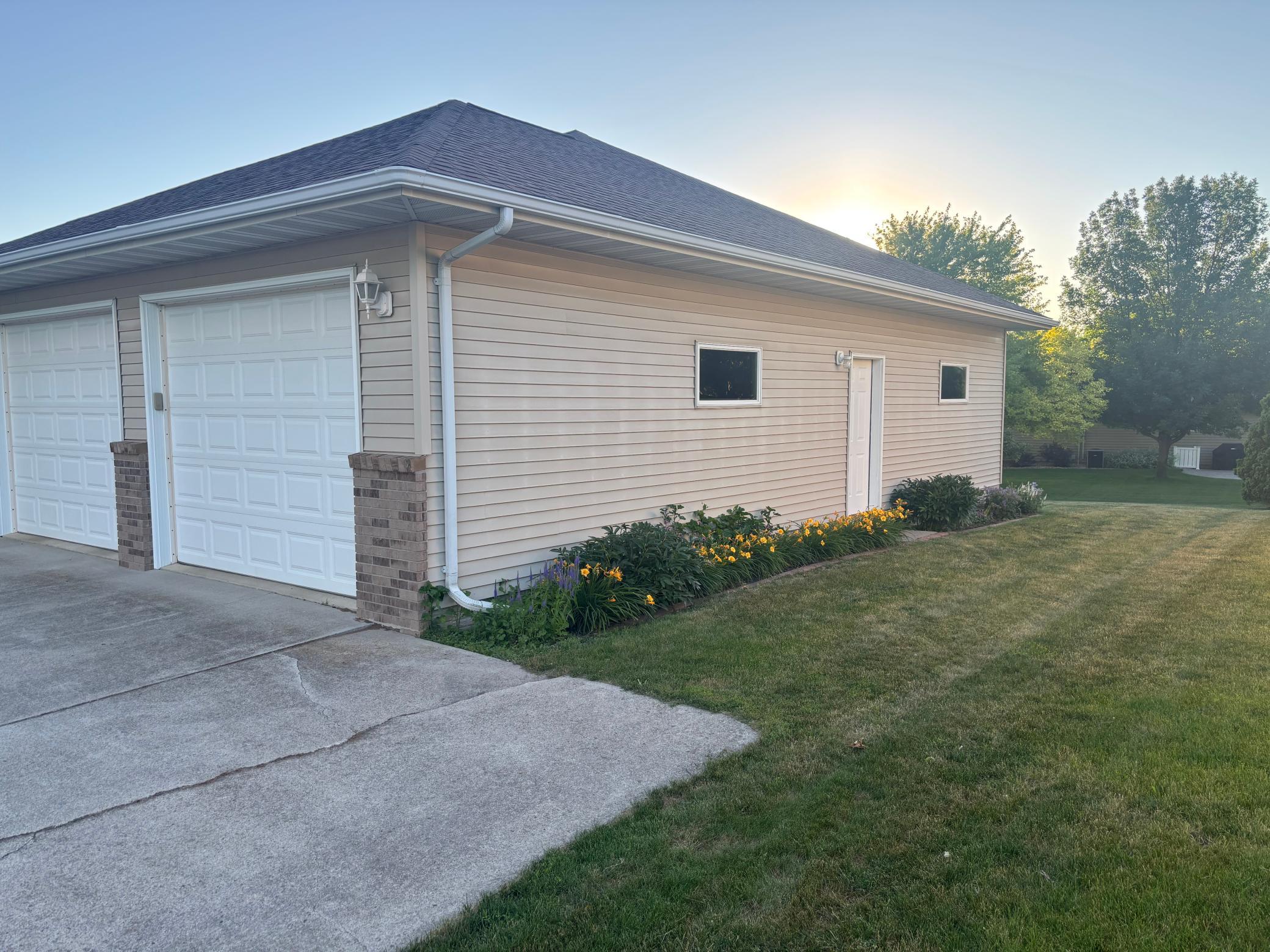 45th image of 401 S Bruce St S, Marshall, MN 56258 | MLS# 7098574