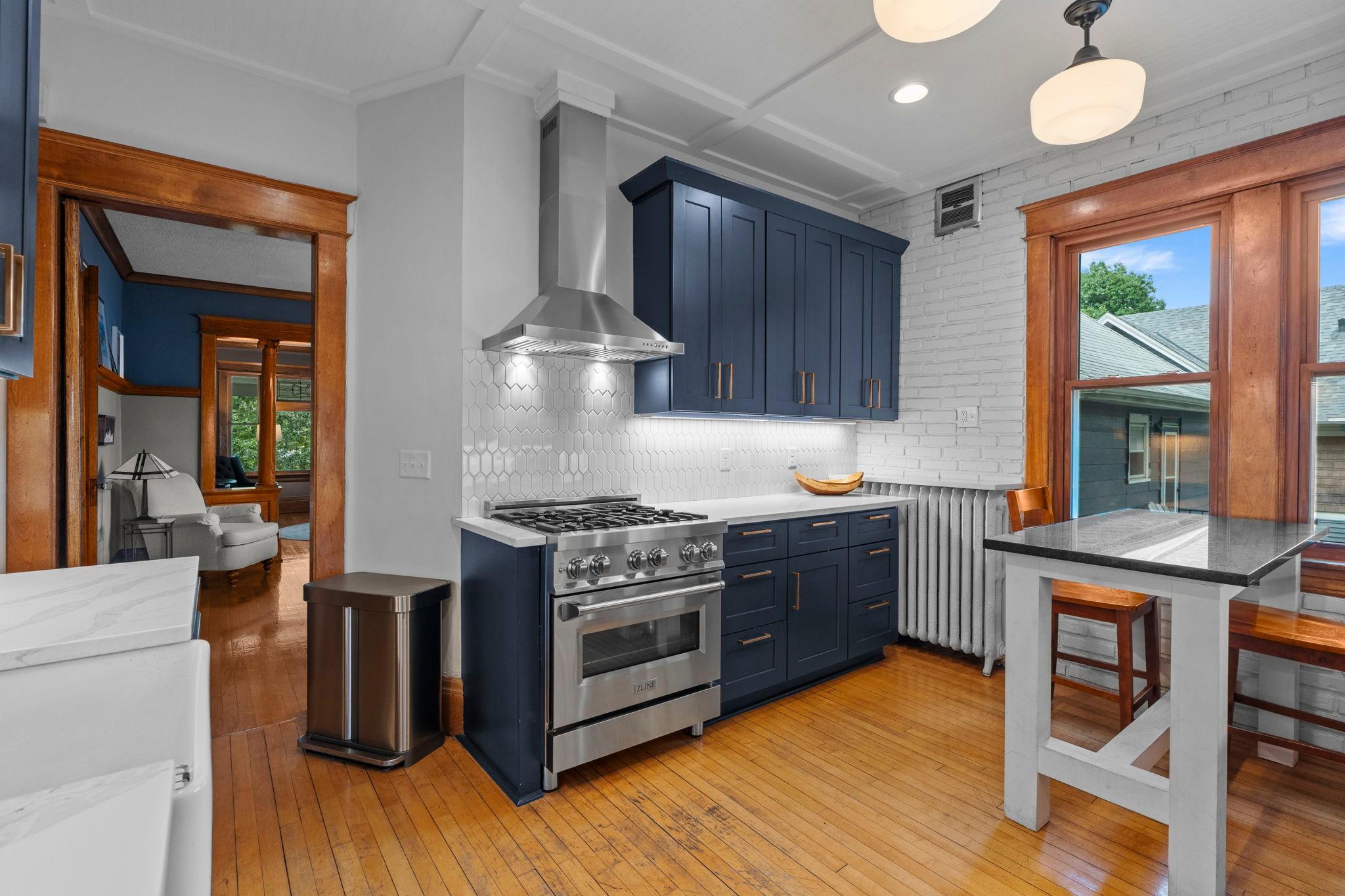 4th image of 1200 Laurel Ave, Saint Paul, MN 55104 | MLS# 7098683