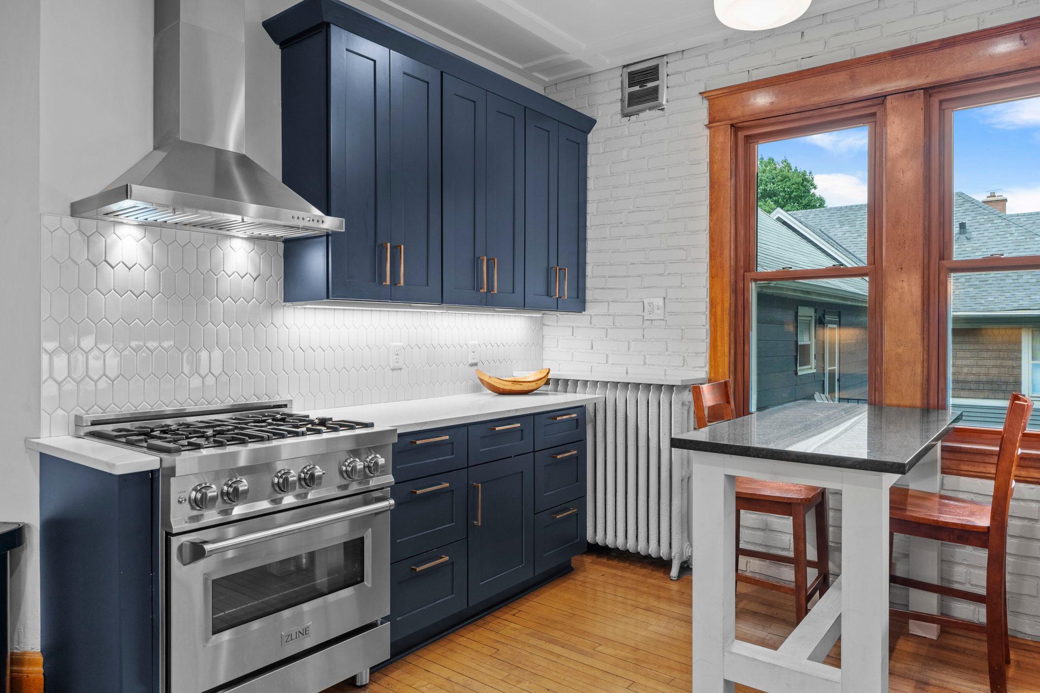 5th image of 1200 Laurel Ave, Saint Paul, MN 55104 | MLS# 7098683