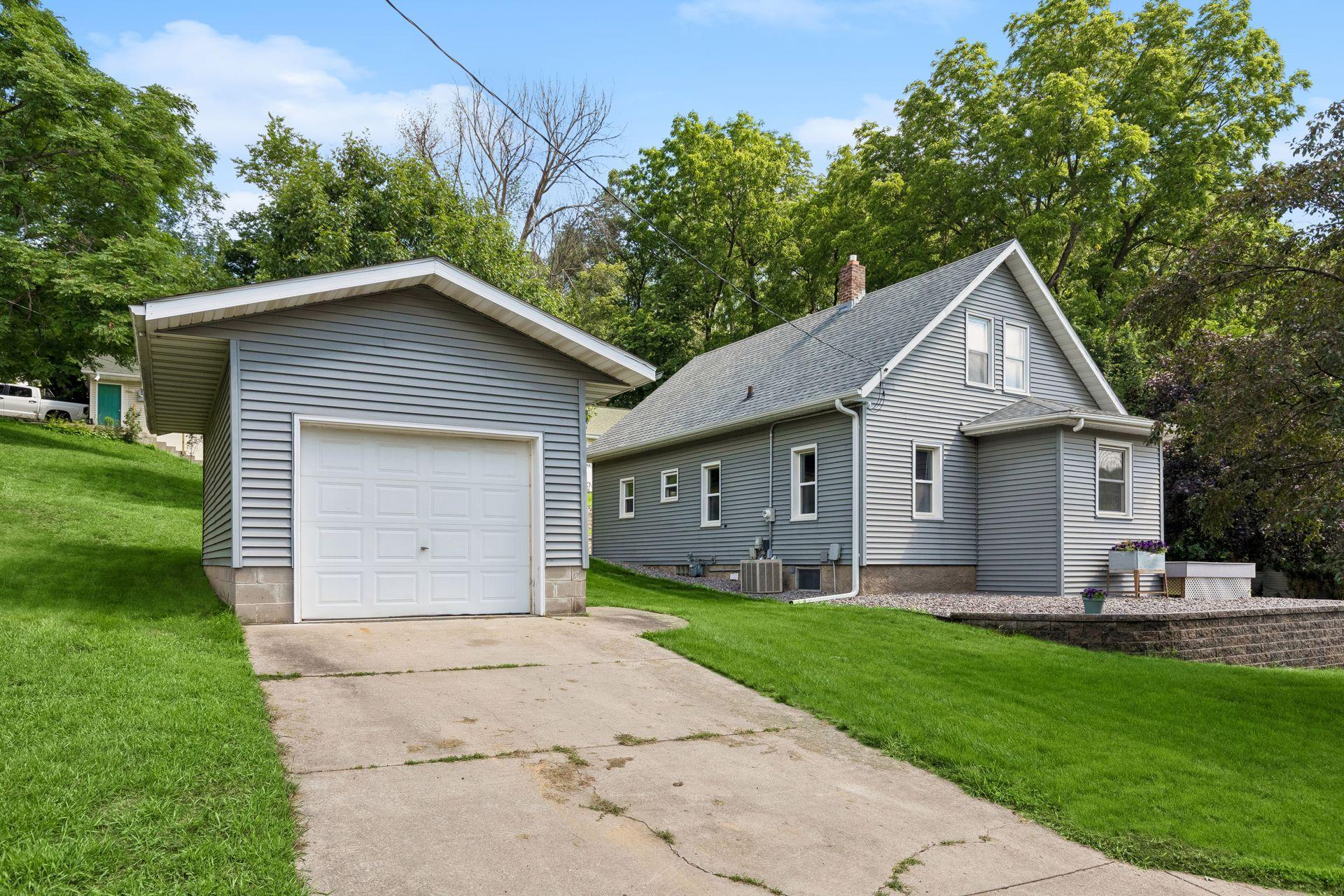 5th image of 520 Hawthorn St, Red Wing, MN 55066 | MLS# 7098732