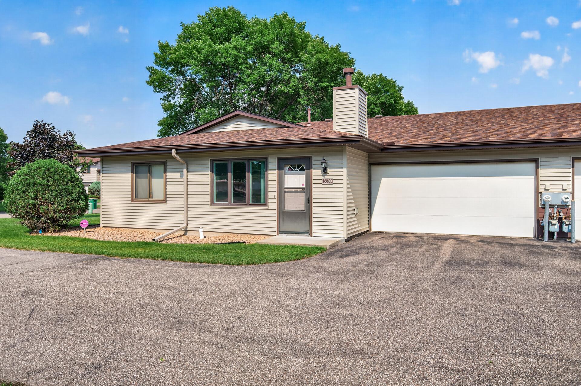 2nd image of 8500 S Maplebrook Cir, Brooklyn Park, MN 55445 | MLS# 7098747