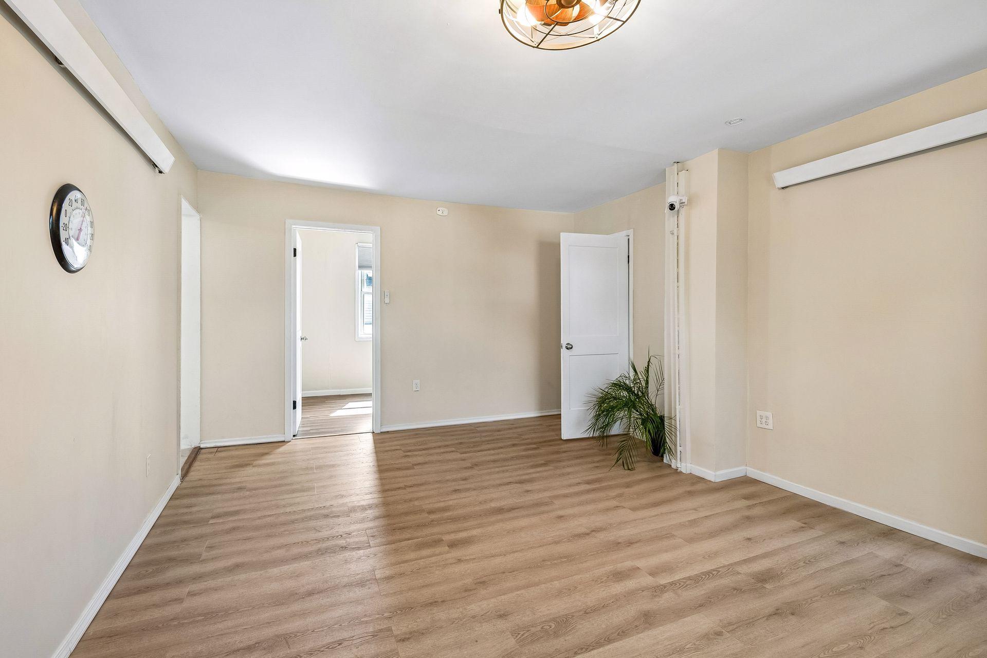 3rd image of 825 18Th Ave Ne, Minneapolis, MN 55418 | MLS# 7098777