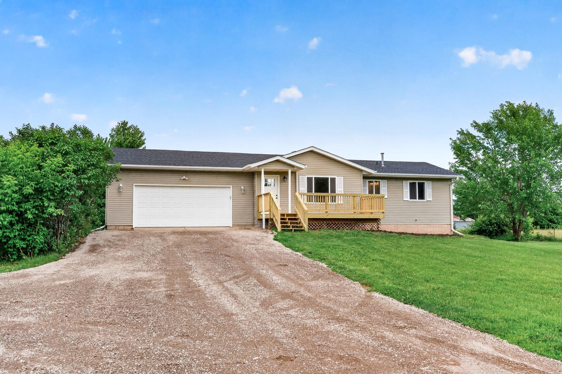 Homes for sale in Lindstrom, MN | 33545 Oriole Ave, Lindstrom, MN 55045 | MLS# 7098806