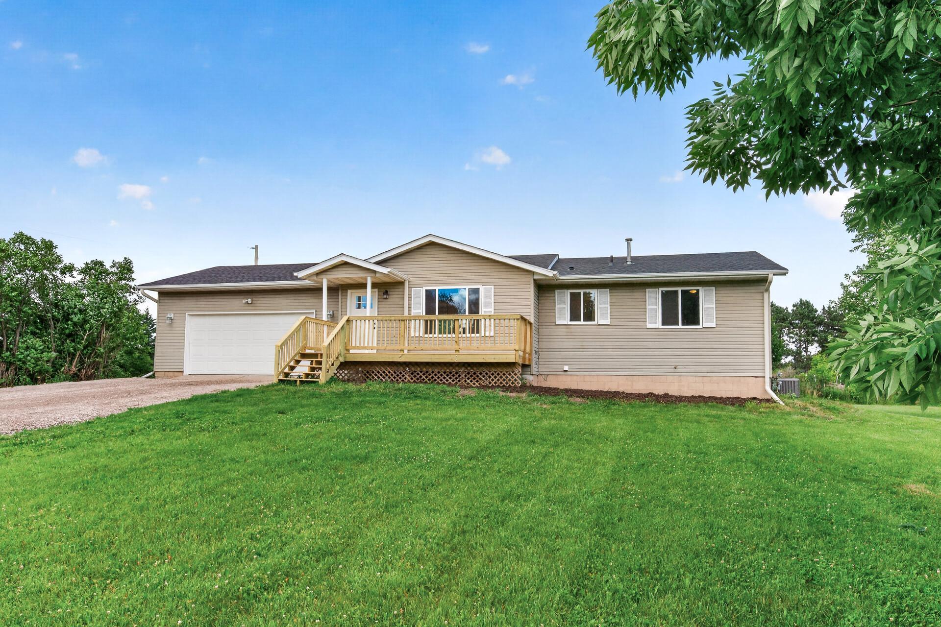 Homes for sale in Lindstrom, MN | 33545 Oriole Ave, Lindstrom, MN 55045 | MLS# 7098806