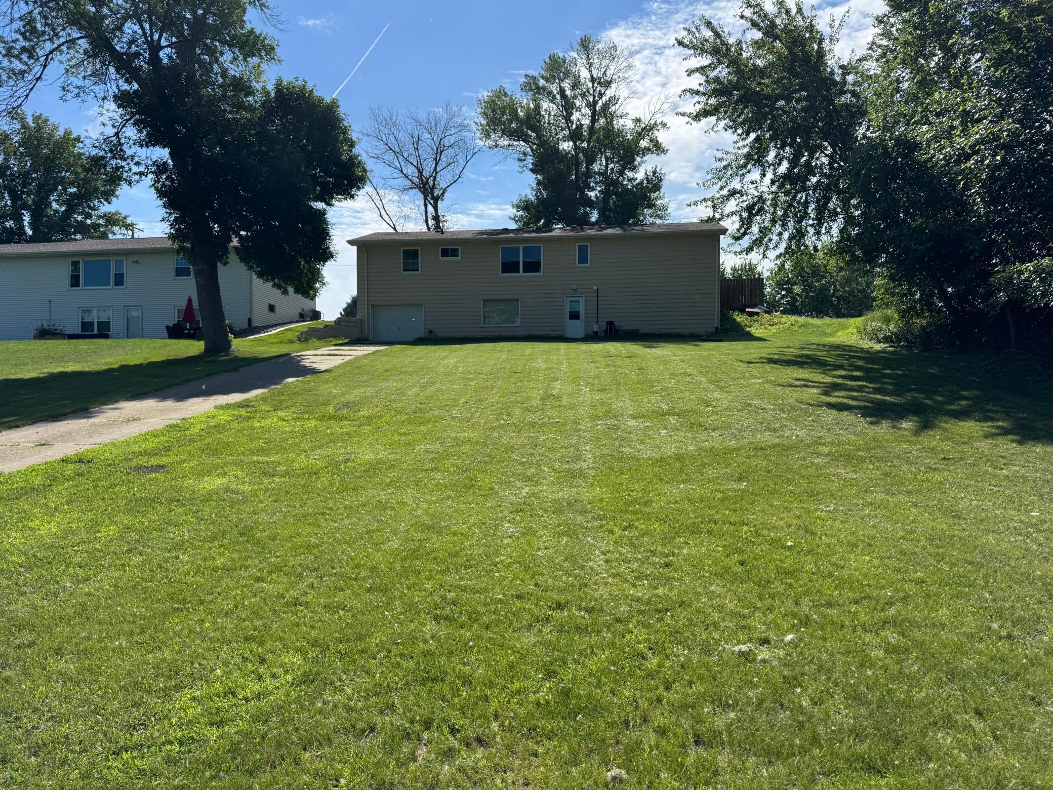 4th image of 2722 Albion Ave, Fairmont, MN 56031 | MLS# 7098941