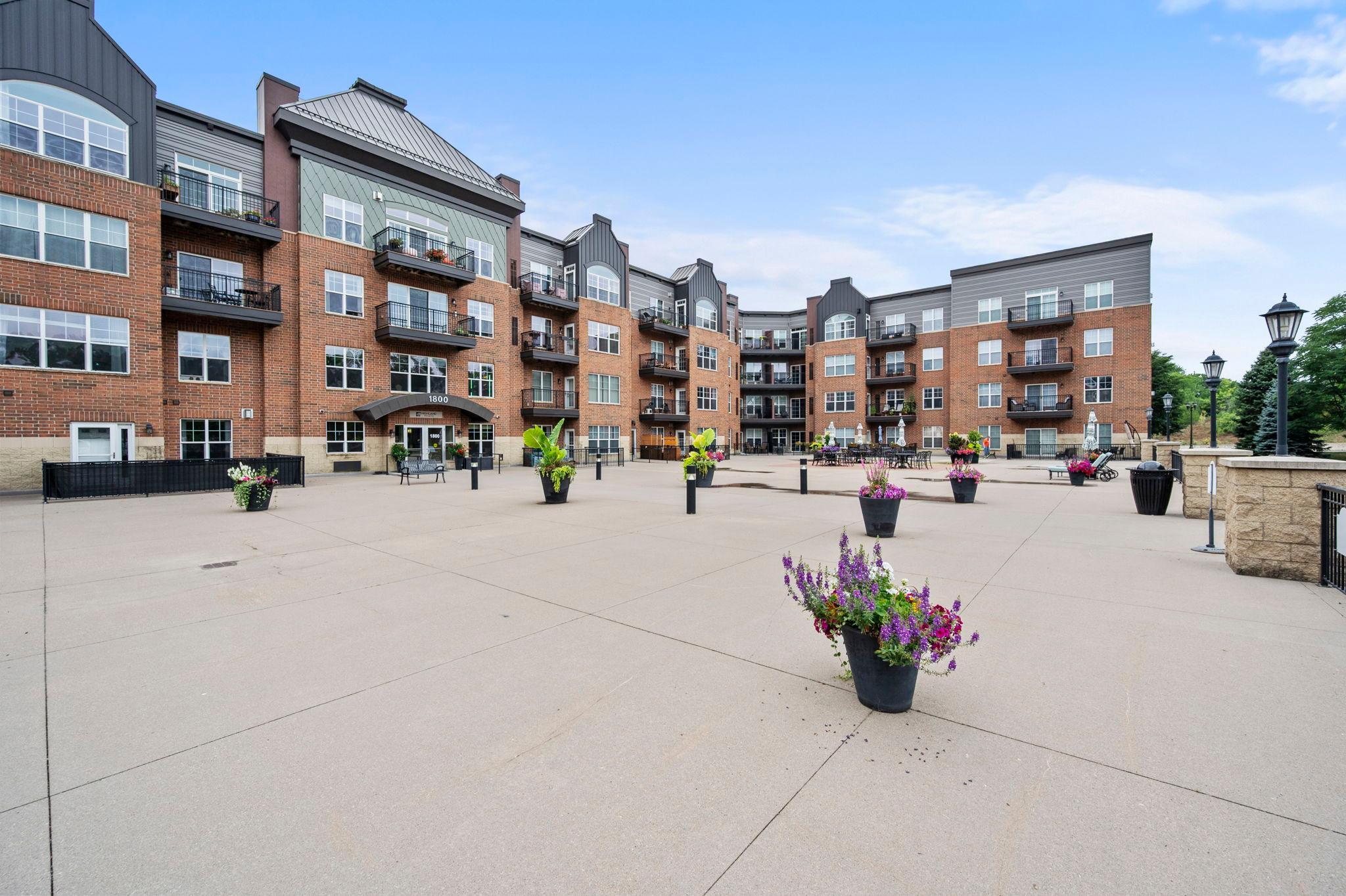 2nd image of 1800 Graham Ave #404, Saint Paul, MN 55116 | MLS# 7099010