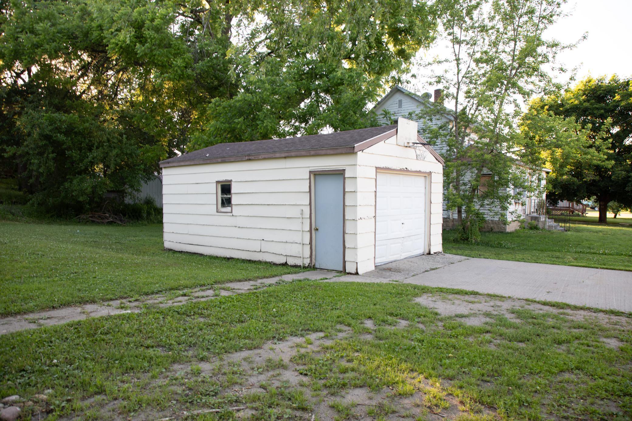 11th image of 110 N 2nd Ave, Glenville, MN 56036 | MLS# 7099078