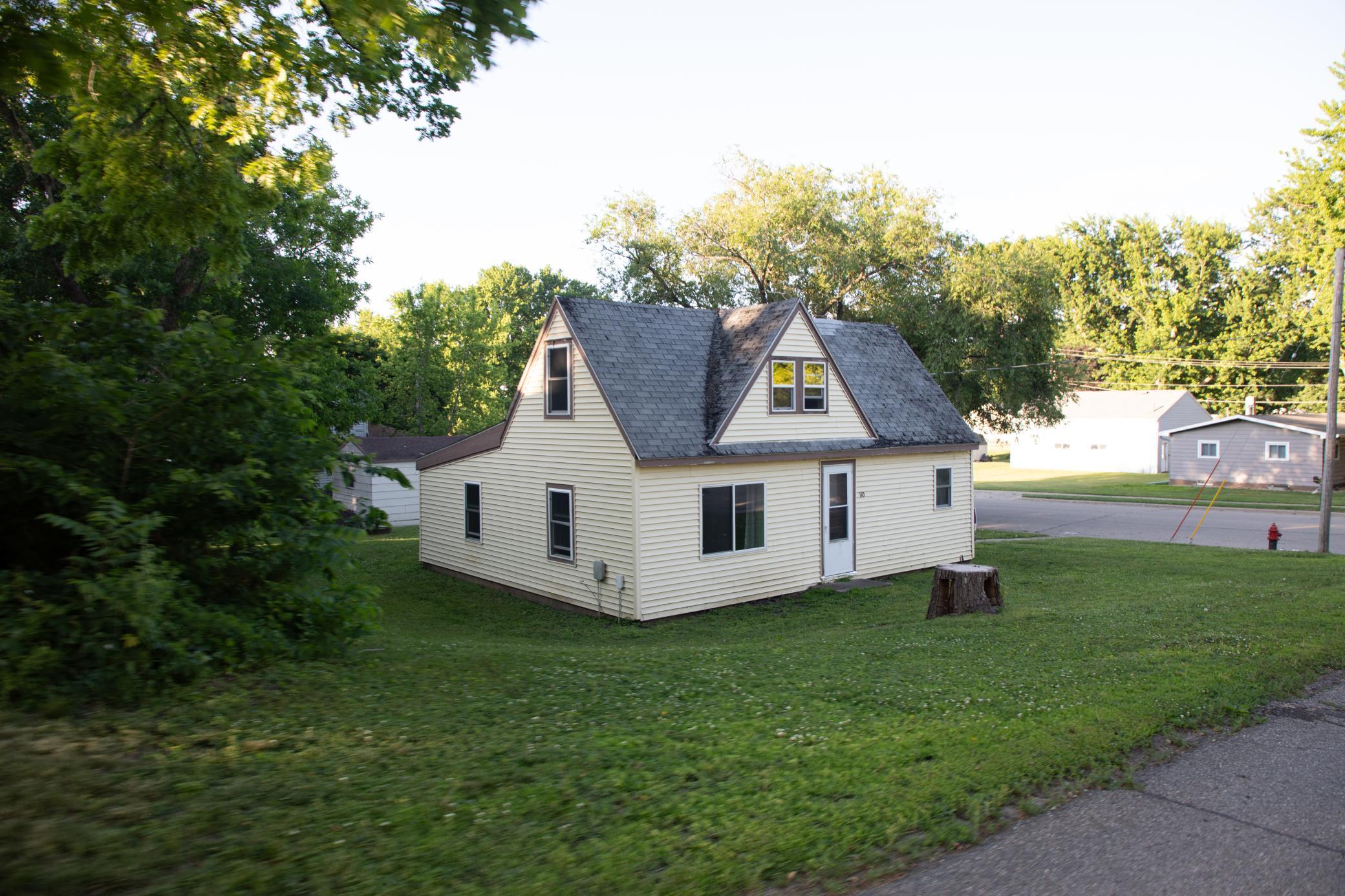 1st image of 110 N 2nd Ave, Glenville, MN 56036 | MLS# 7099078