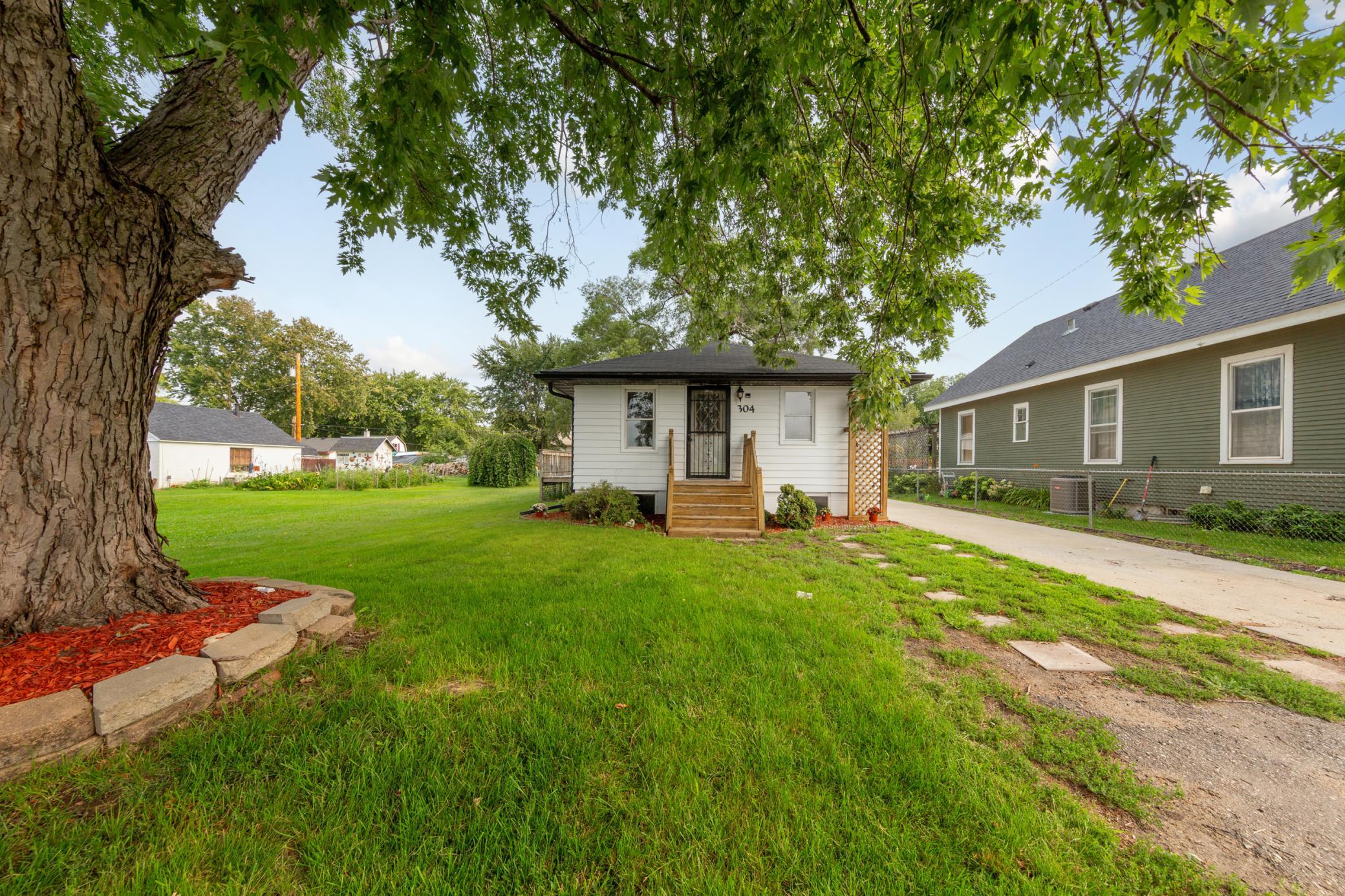 2nd image of 304 20th St Nw, Faribault, MN 55021 | MLS# 7099154