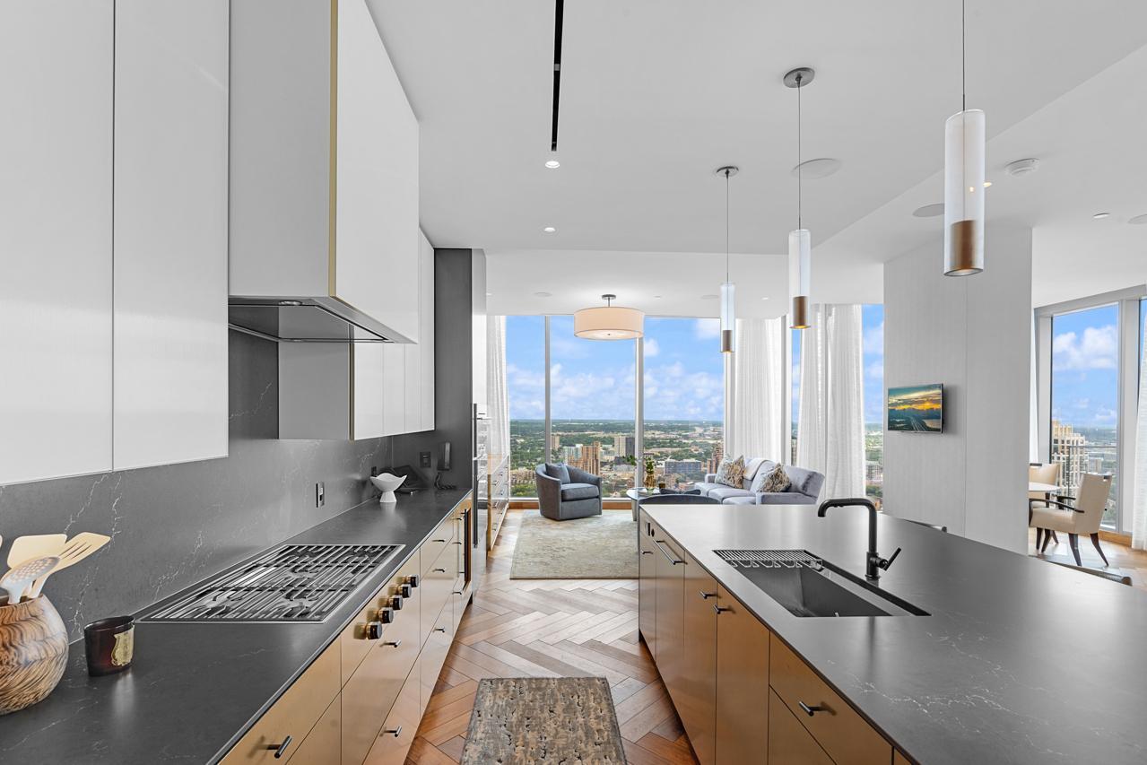 4th image of 255 Hennepin Ave #3402, Minneapolis, MN 55401 | MLS# 7099205