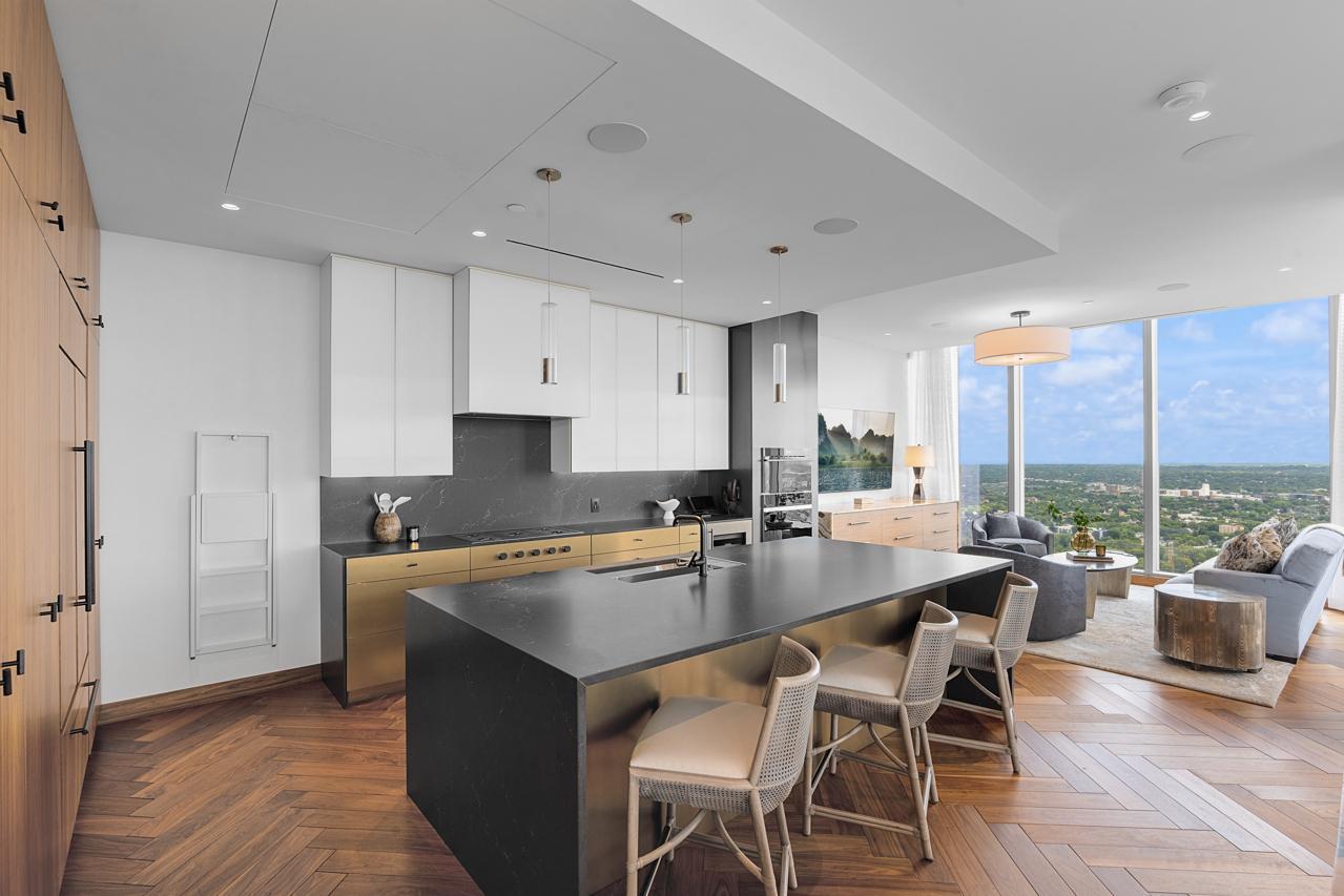 2nd image of 255 Hennepin Ave #3402, Minneapolis, MN 55401 | MLS# 7099205