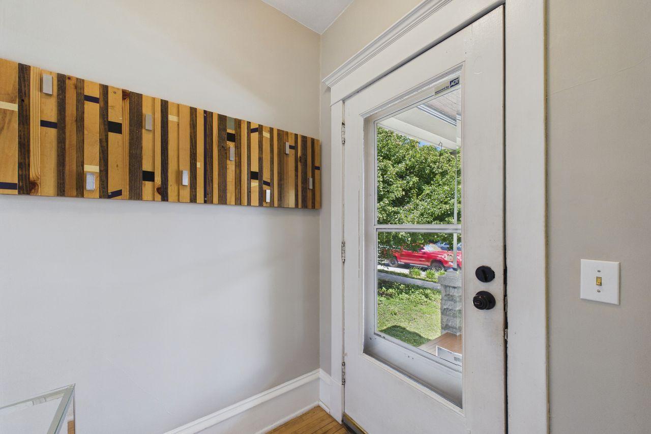 4th image of 3232 Hennepin Ave, Minneapolis, MN 55408 | MLS# 7099423