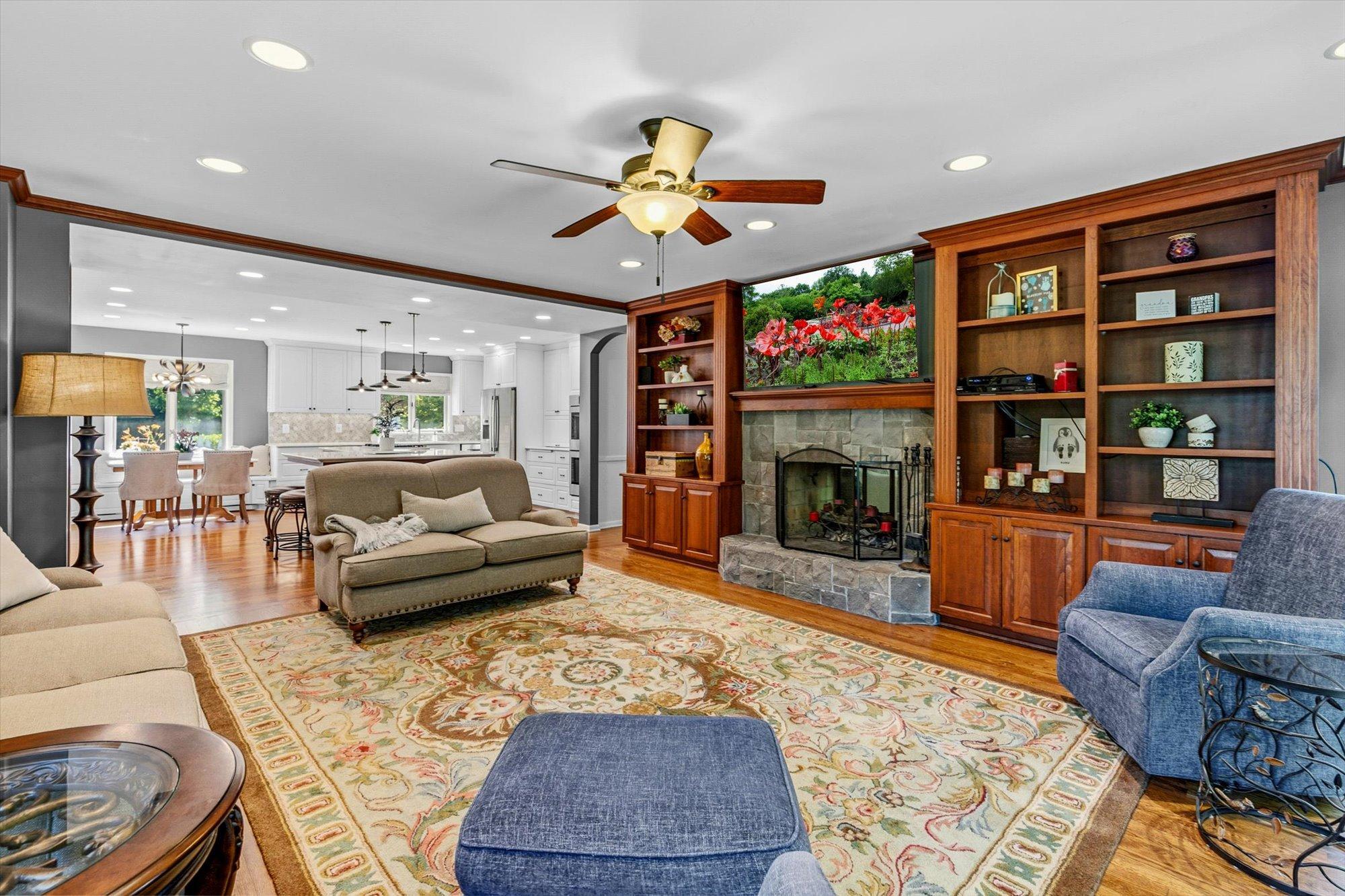 3rd image of 6716 W Shore Dr, Minneapolis, MN 55435 | MLS# 7099429