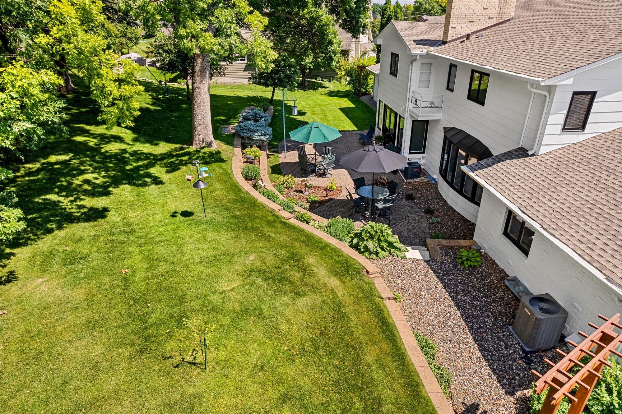 5th image of 6716 W Shore Dr, Minneapolis, MN 55435 | MLS# 7099429