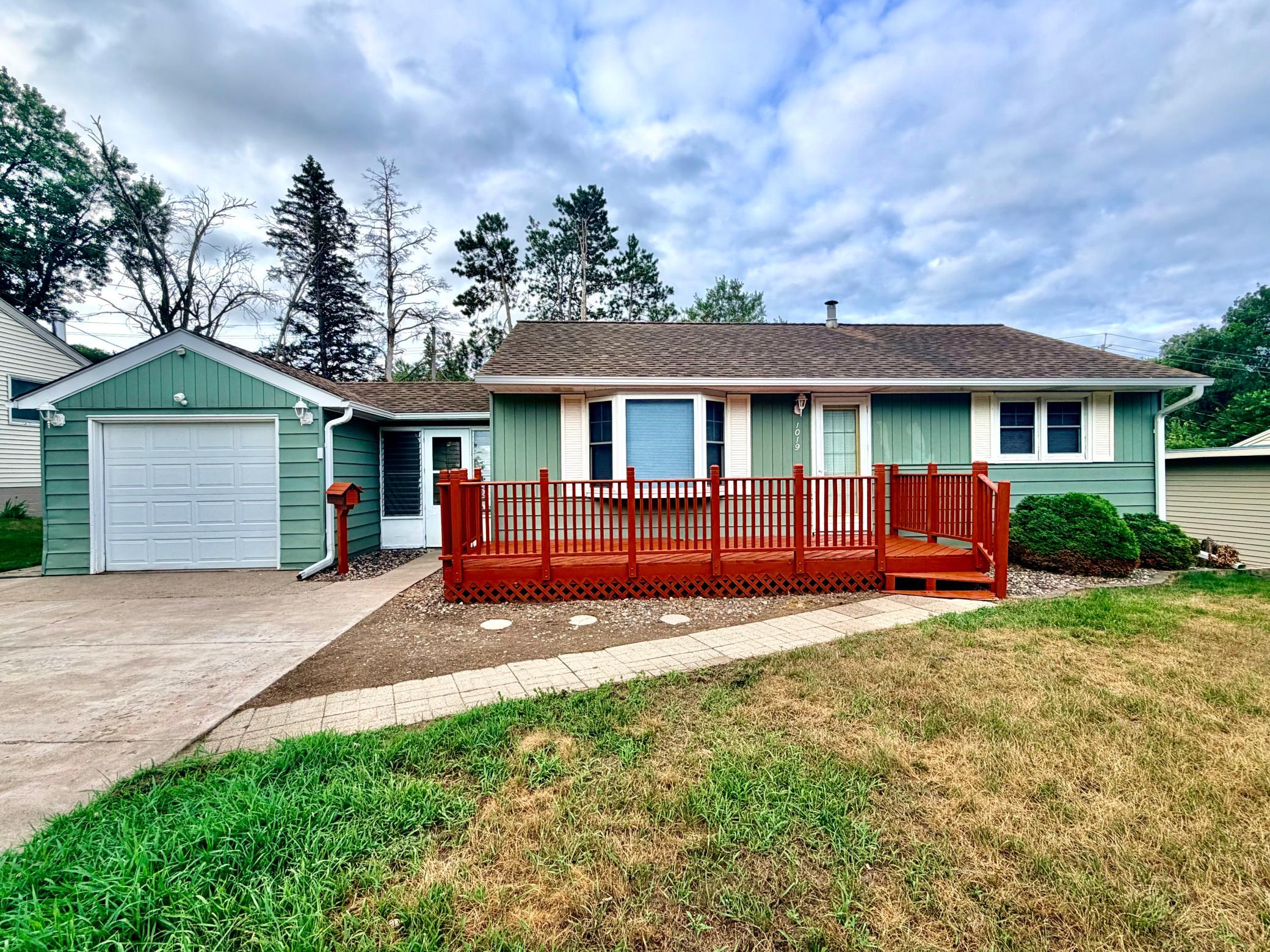 1st image of 1019 Maple St, Red Wing, MN 55066 | MLS# 7099469