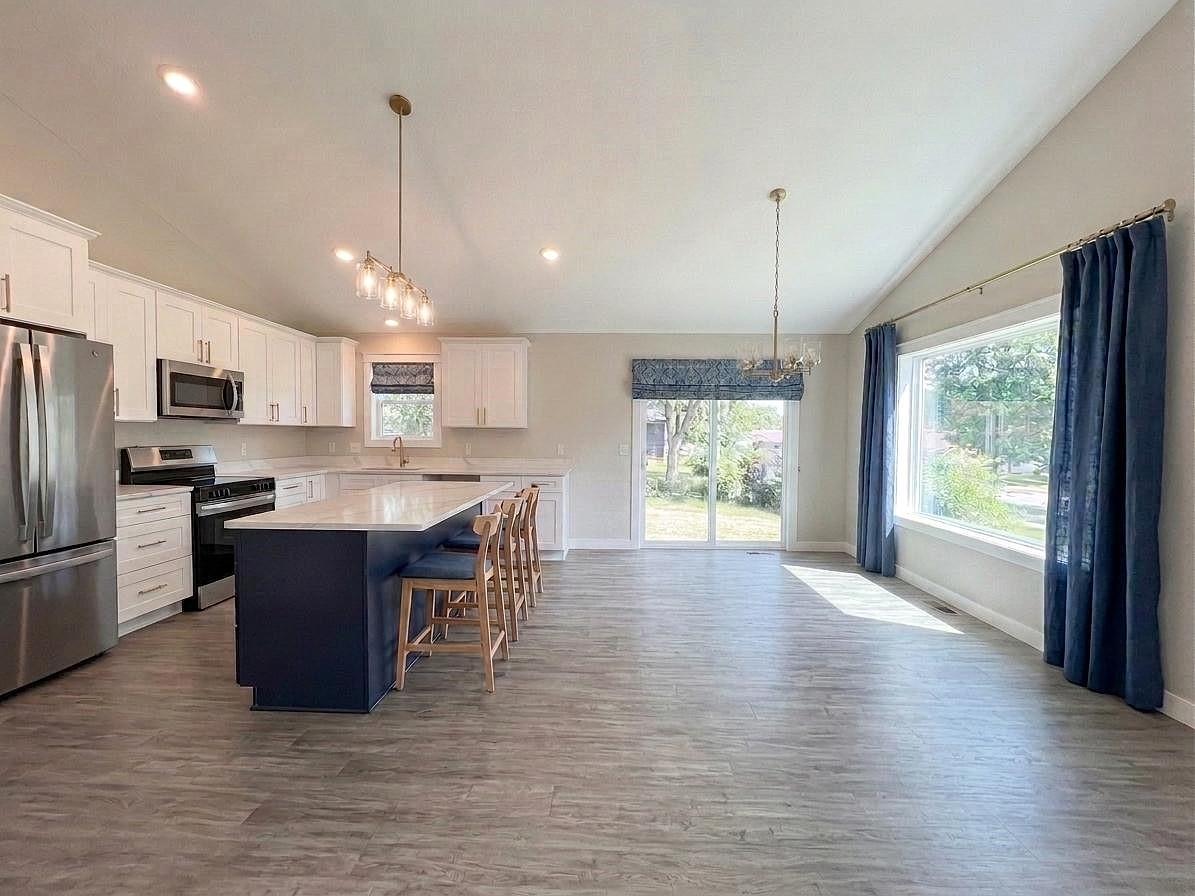 2nd image of 1312 Robinwood Ln, Faribault, MN 55021 | MLS# 7099614