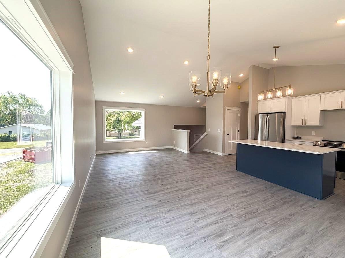 4th image of 1312 Robinwood Ln, Faribault, MN 55021 | MLS# 7099614