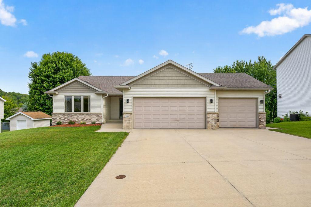 2nd image of 634 8th St Sw, Pine Island, MN 55963 | MLS# 7099665