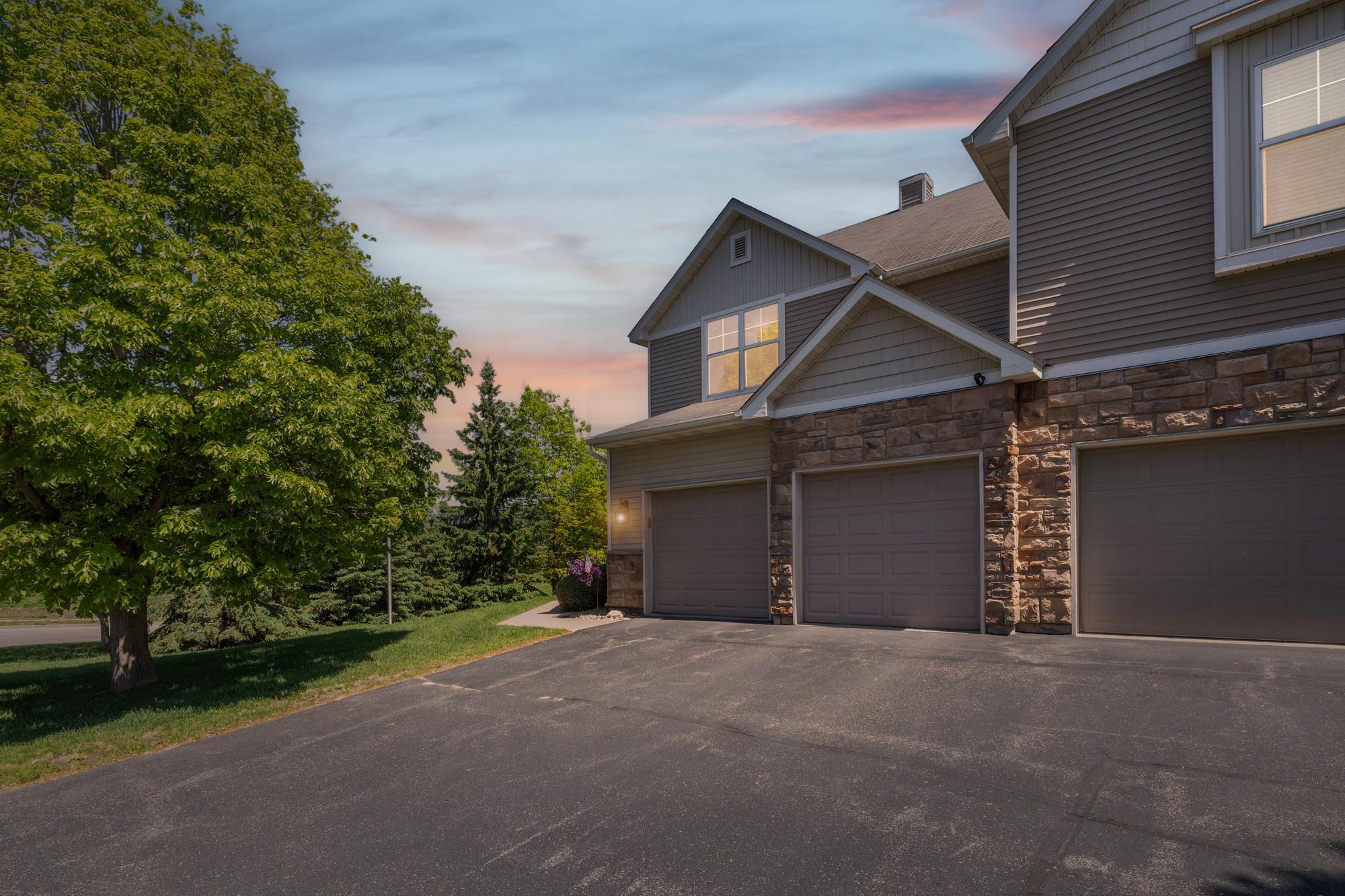 Photo 4 of Single family home for sale at 15221 Stonewood Ter, Burnsville, MN 55306 | MLS# 7099826 | Listing updated on 2026-09-03