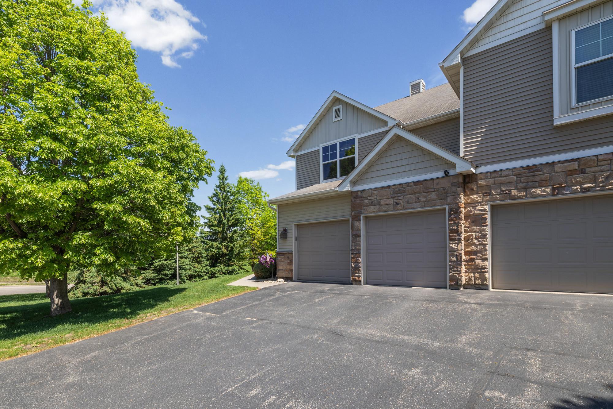 Photo 5 of Single family home for sale at 15221 Stonewood Ter, Burnsville, MN 55306 | MLS# 7099826 | Listing updated on 2026-09-03