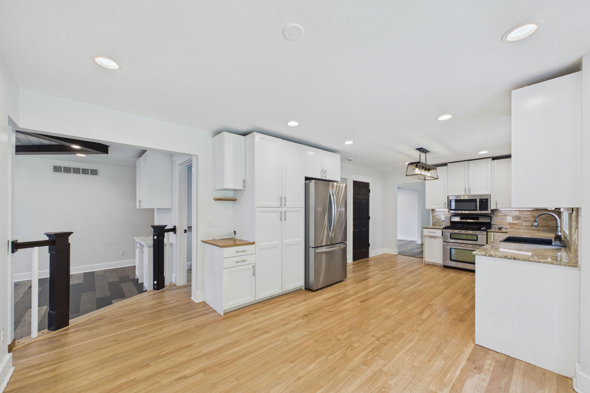 2nd image of 2209 Beacon Dr Sw, Rochester, MN 55902 | MLS# 7099894