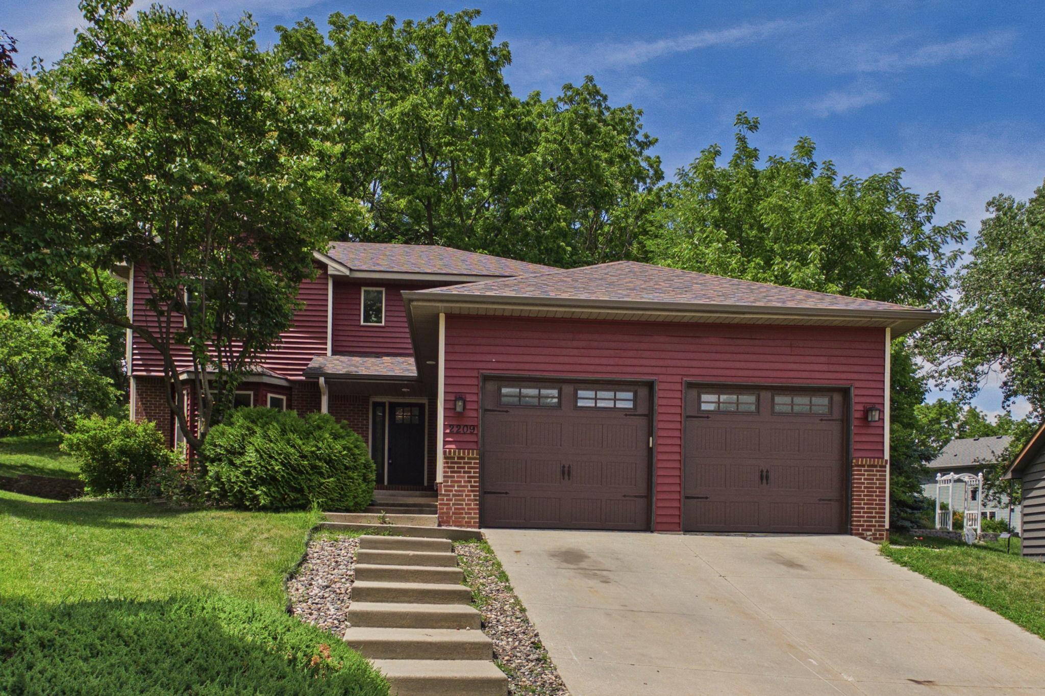 1st image of 2209 Beacon Dr Sw, Rochester, MN 55902 | MLS# 7099894