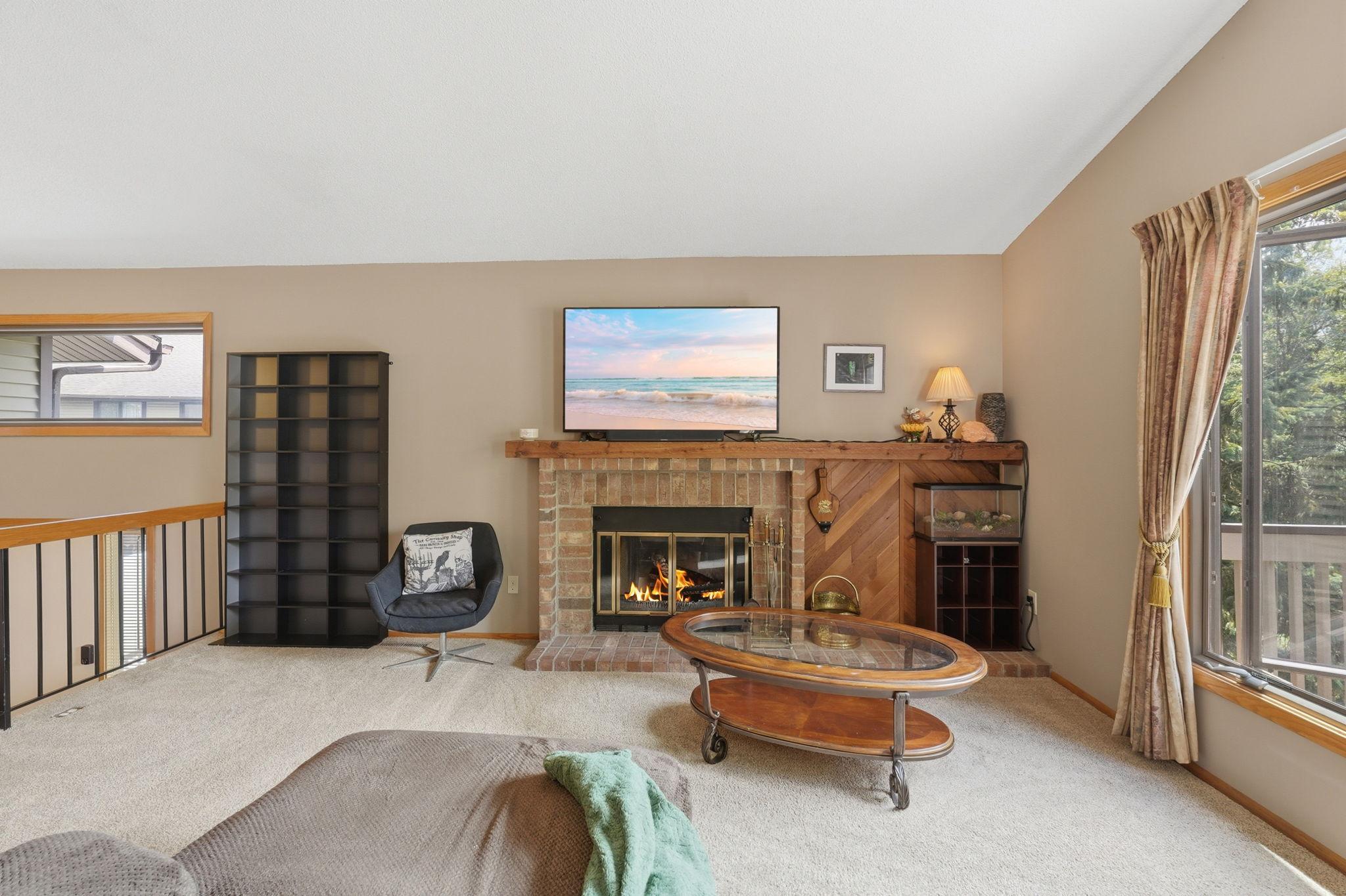 3rd image of 1589 Four Oaks Rd, Eagan, MN 55121 | MLS# 7099904