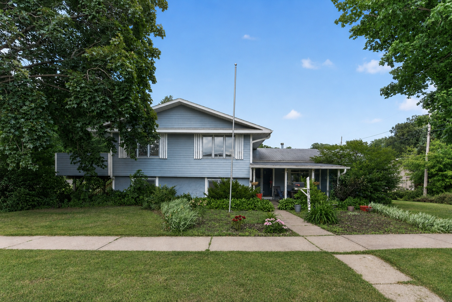 Homes for sale in North Saint Paul, MN | 2330 Charles St N, North Saint Paul, MN 55109 | MLS# 7099922