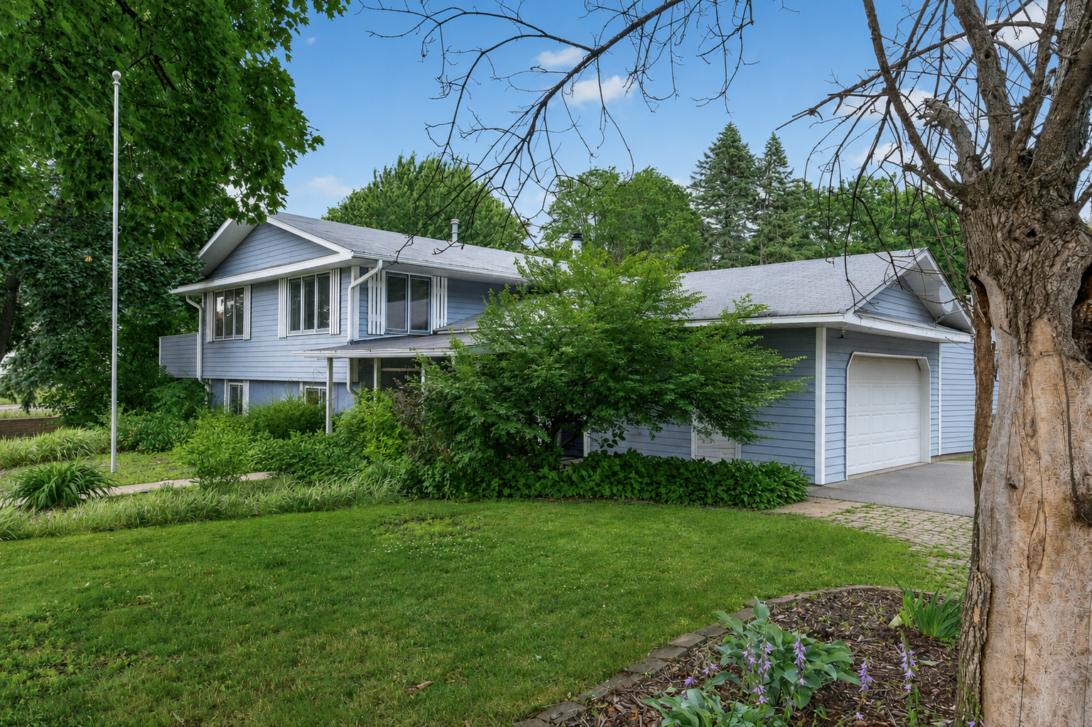 Homes for sale in North Saint Paul, MN | 2330 Charles St N, North Saint Paul, MN 55109 | MLS# 7099922