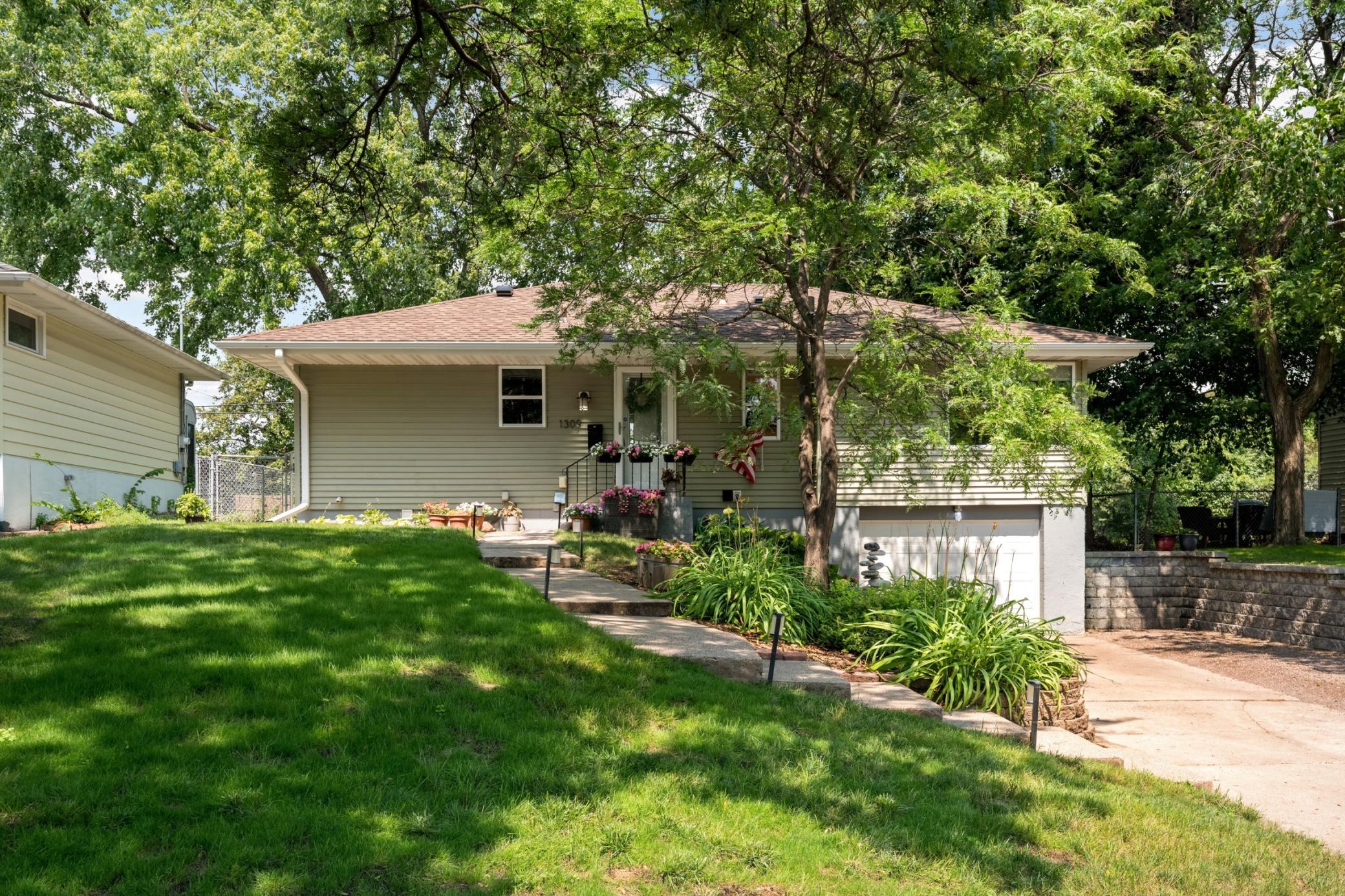 3rd image of 1309 Kilmer Ave, Saint Louis Park, MN 55426 | MLS# 7100197