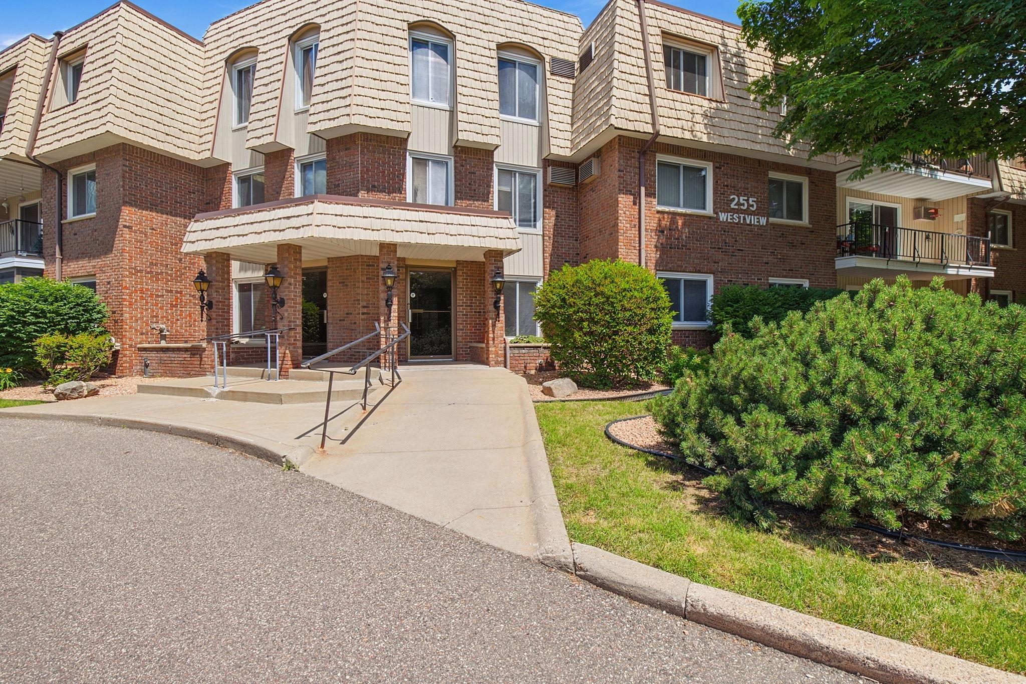 Homes for sale in West Saint Paul, MN | 255 Westview Dr #308, West Saint Paul, MN 55118 | MLS# 7100222