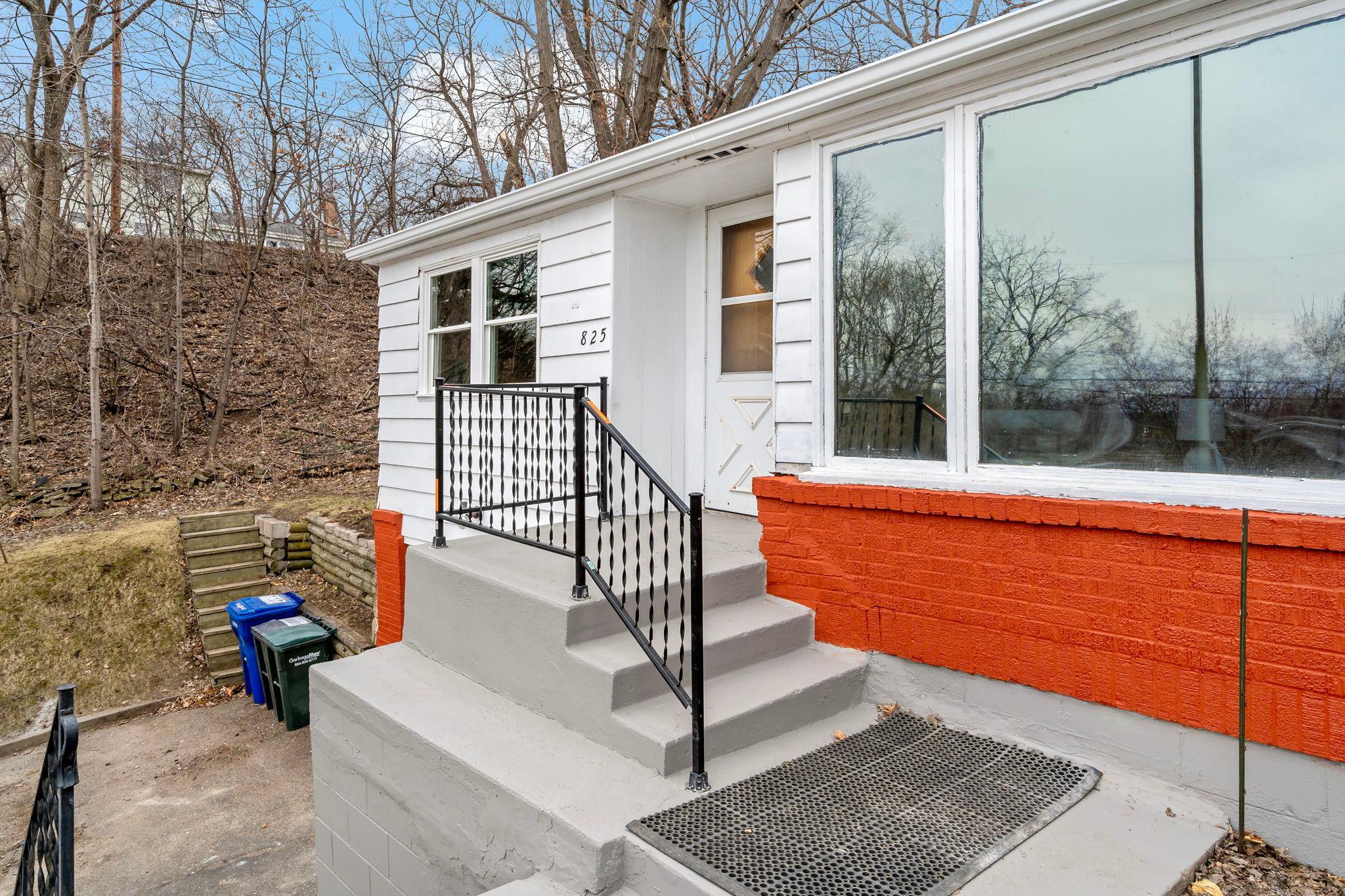 2nd image of 825 Kansas Ave, Saint Paul, MN 55107 | MLS# 7100415