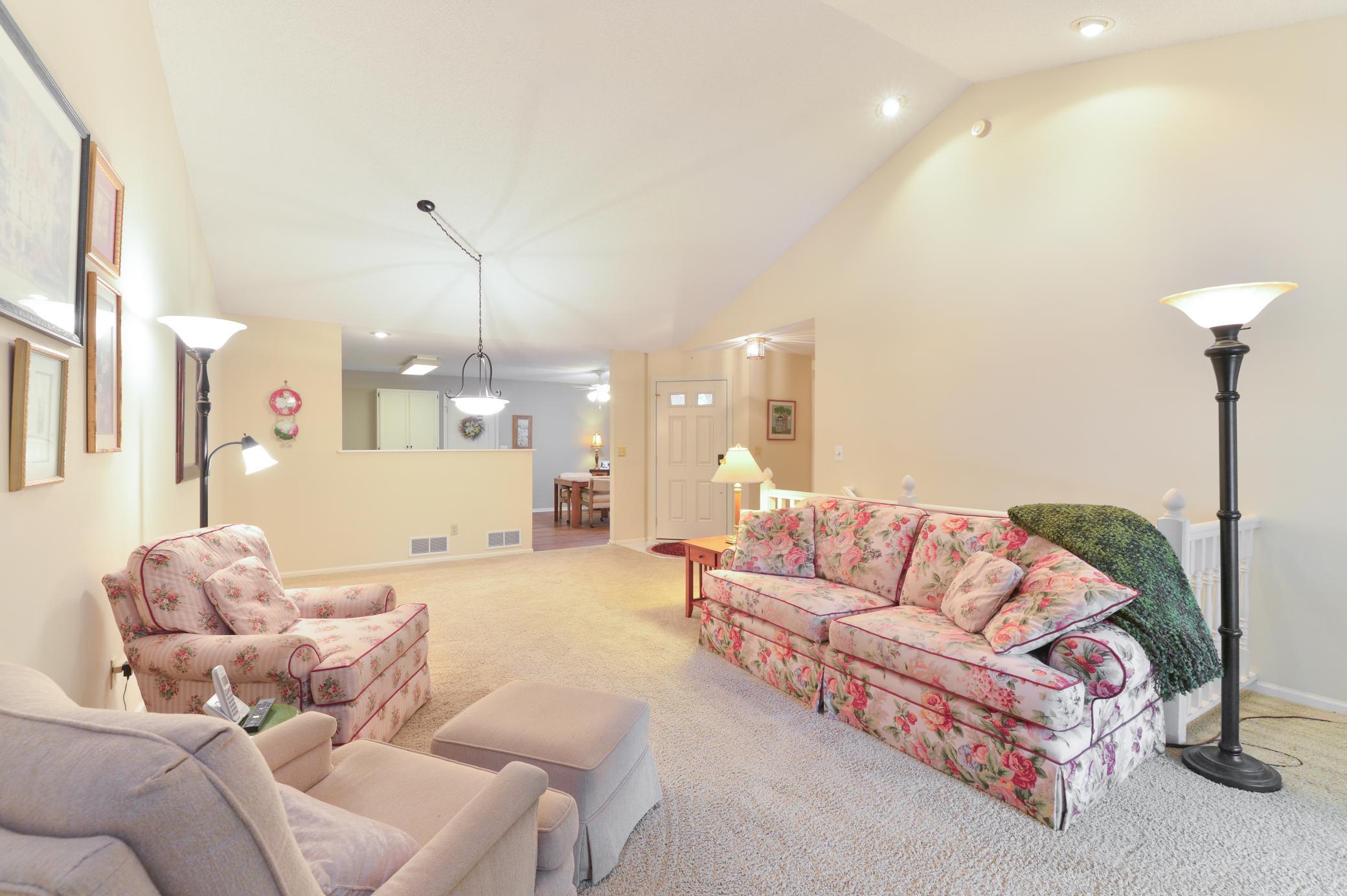 5th image of 1262 Pond View Ln, Saint Paul, MN 55110 | MLS# 7100453