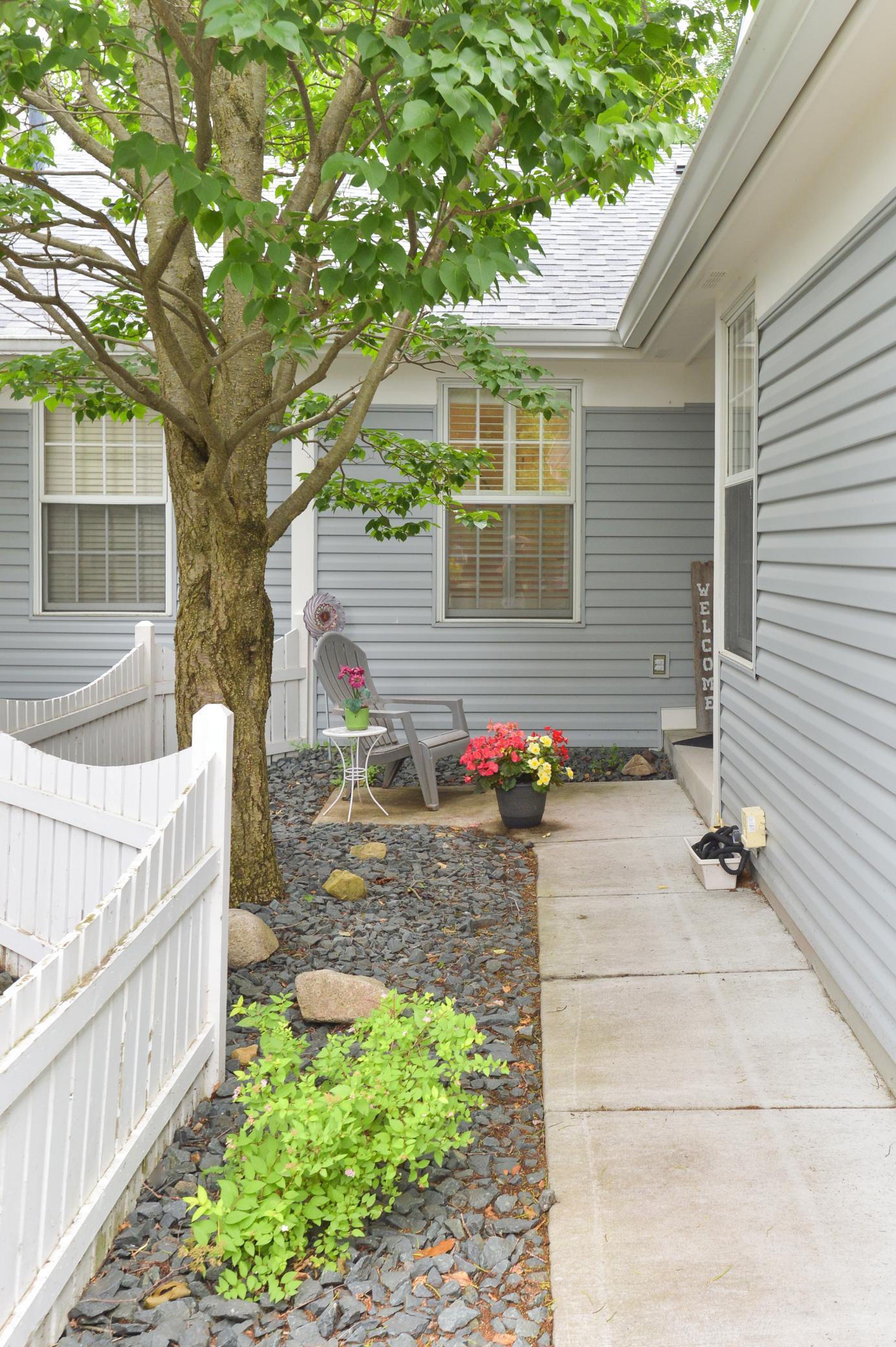 4th image of 1262 Pond View Ln, Saint Paul, MN 55110 | MLS# 7100453
