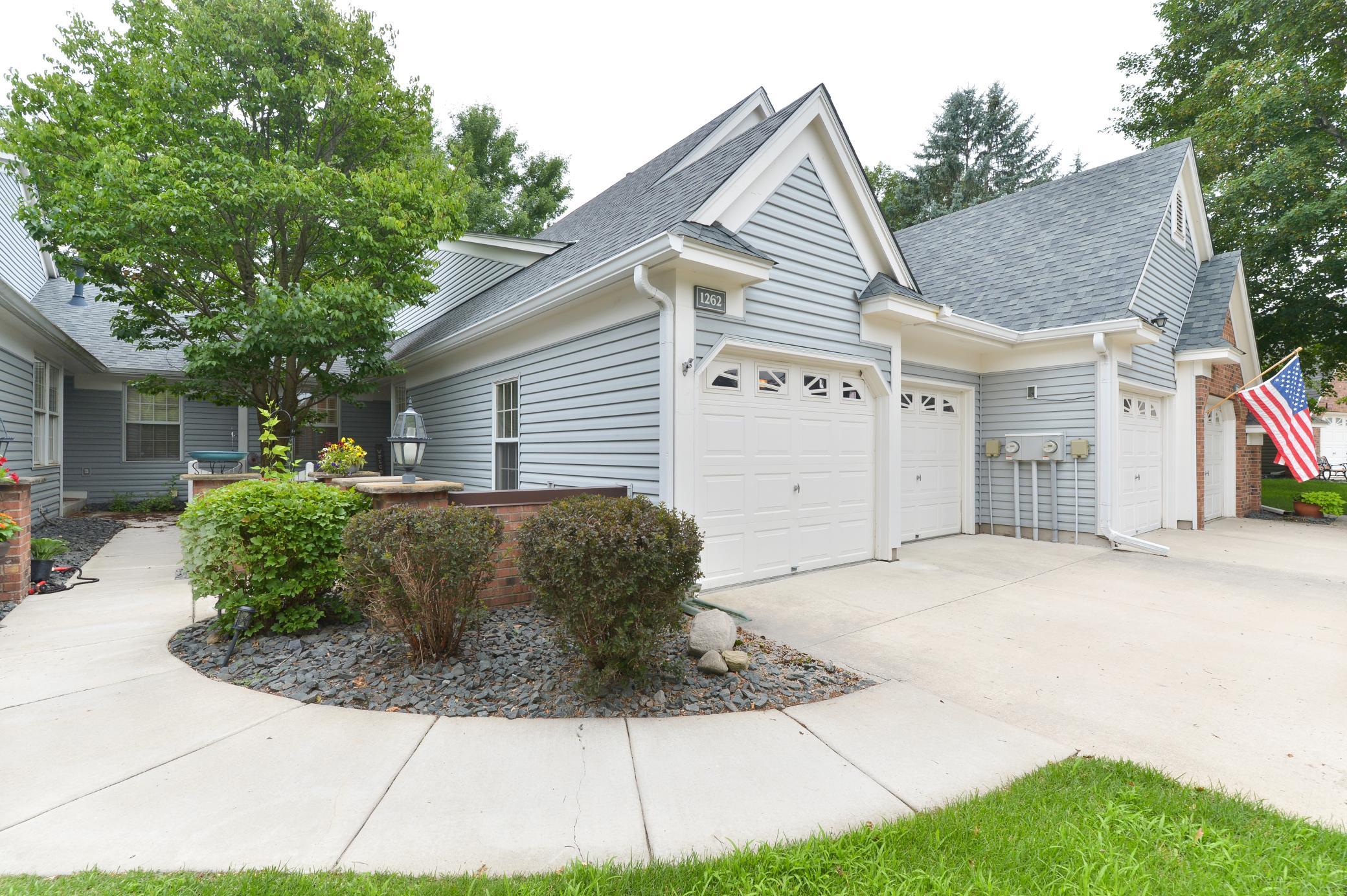 1st image of 1262 Pond View Ln, Saint Paul, MN 55110 | MLS# 7100453