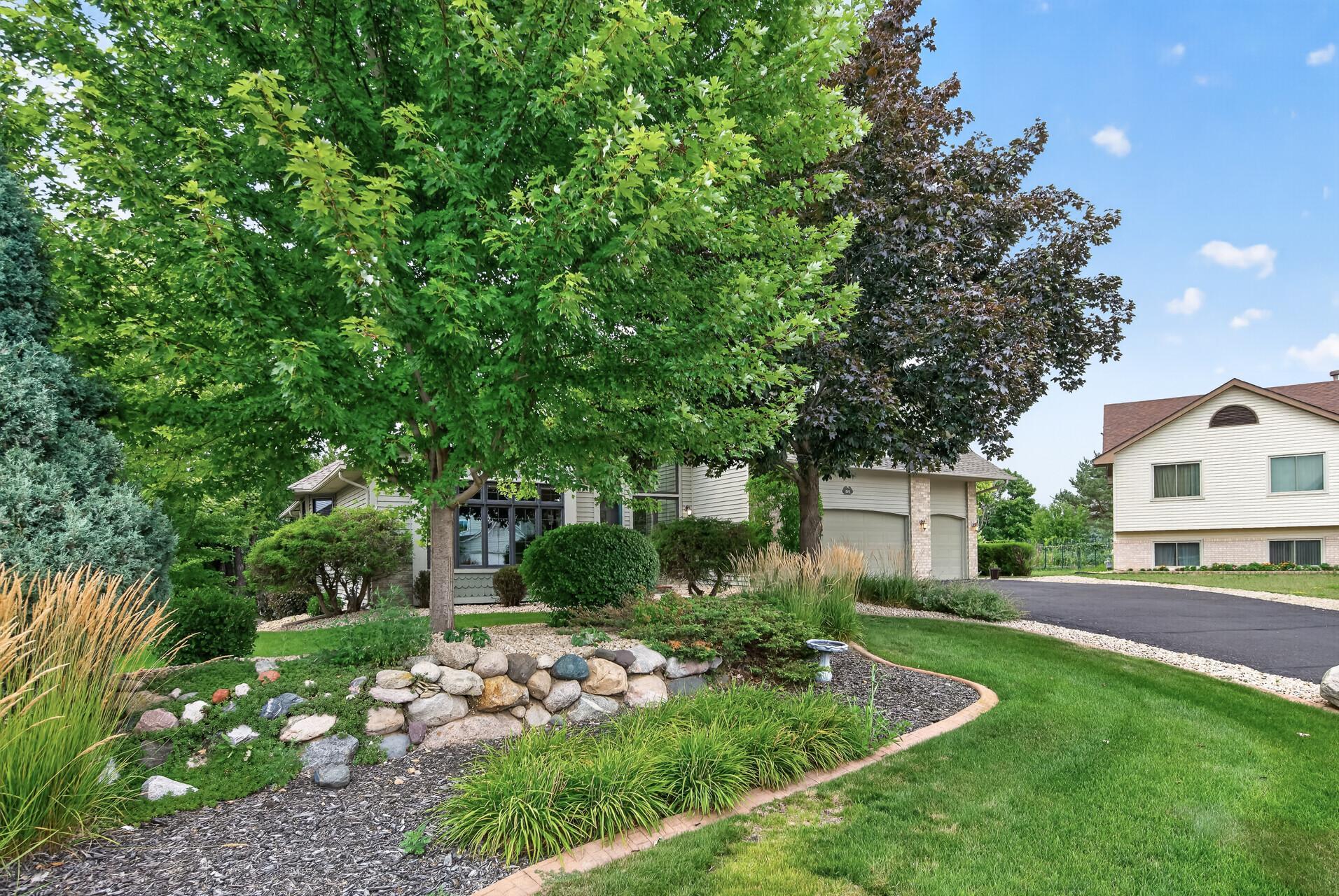 2nd image of 1505 Blackhawk Ridge Wy, Saint Paul, MN 55122 | MLS# 7100476