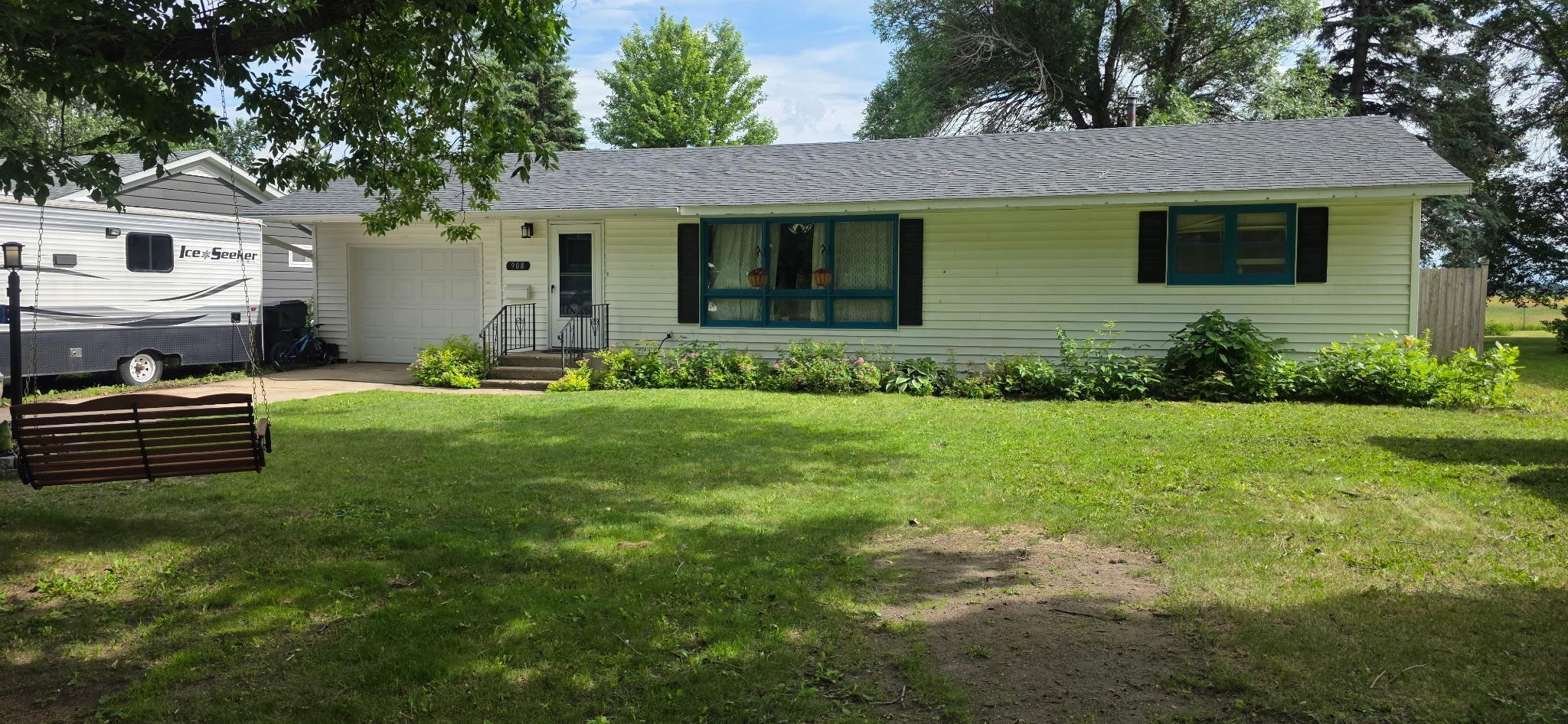 1st image of 908 Westwood Dr Sw, Alexandria, MN 56308 | MLS# 7100488