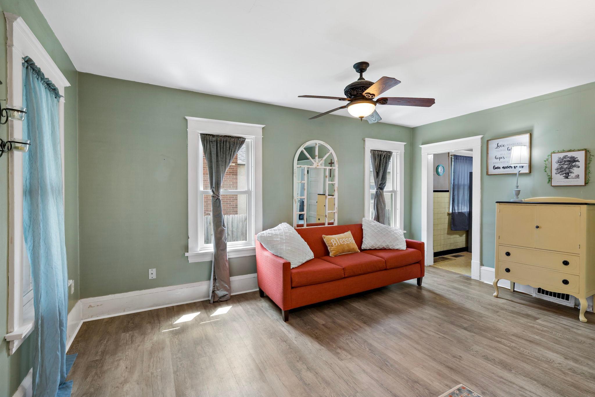 4th image of 1036 Geranium Ave E, Saint Paul, MN 55106 | MLS# 7100527