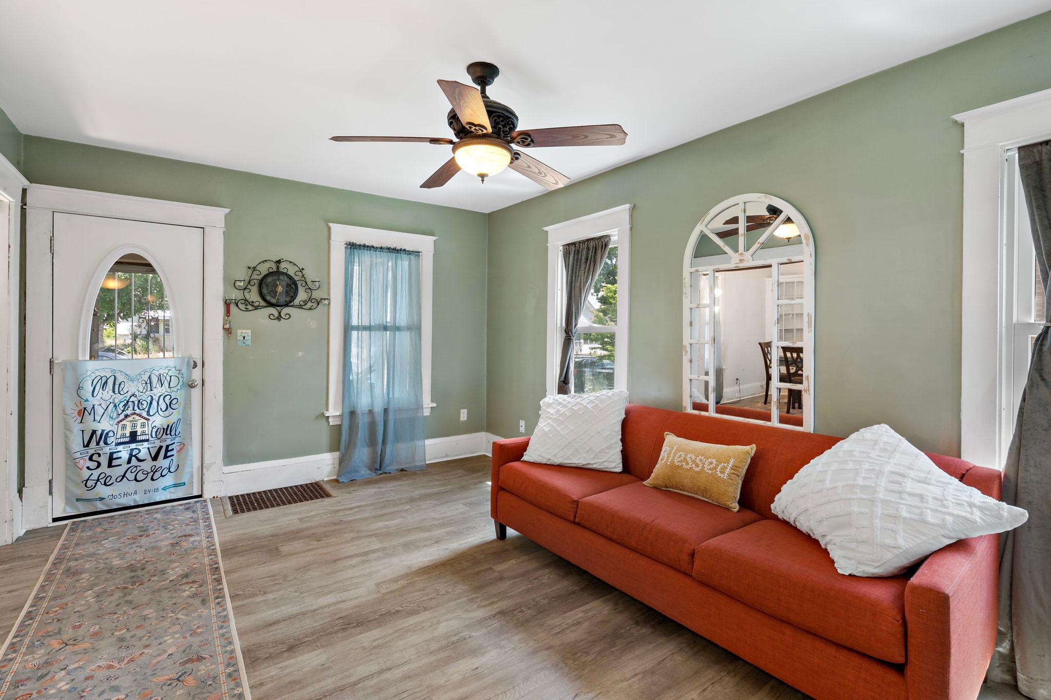 5th image of 1036 Geranium Ave E, Saint Paul, MN 55106 | MLS# 7100527