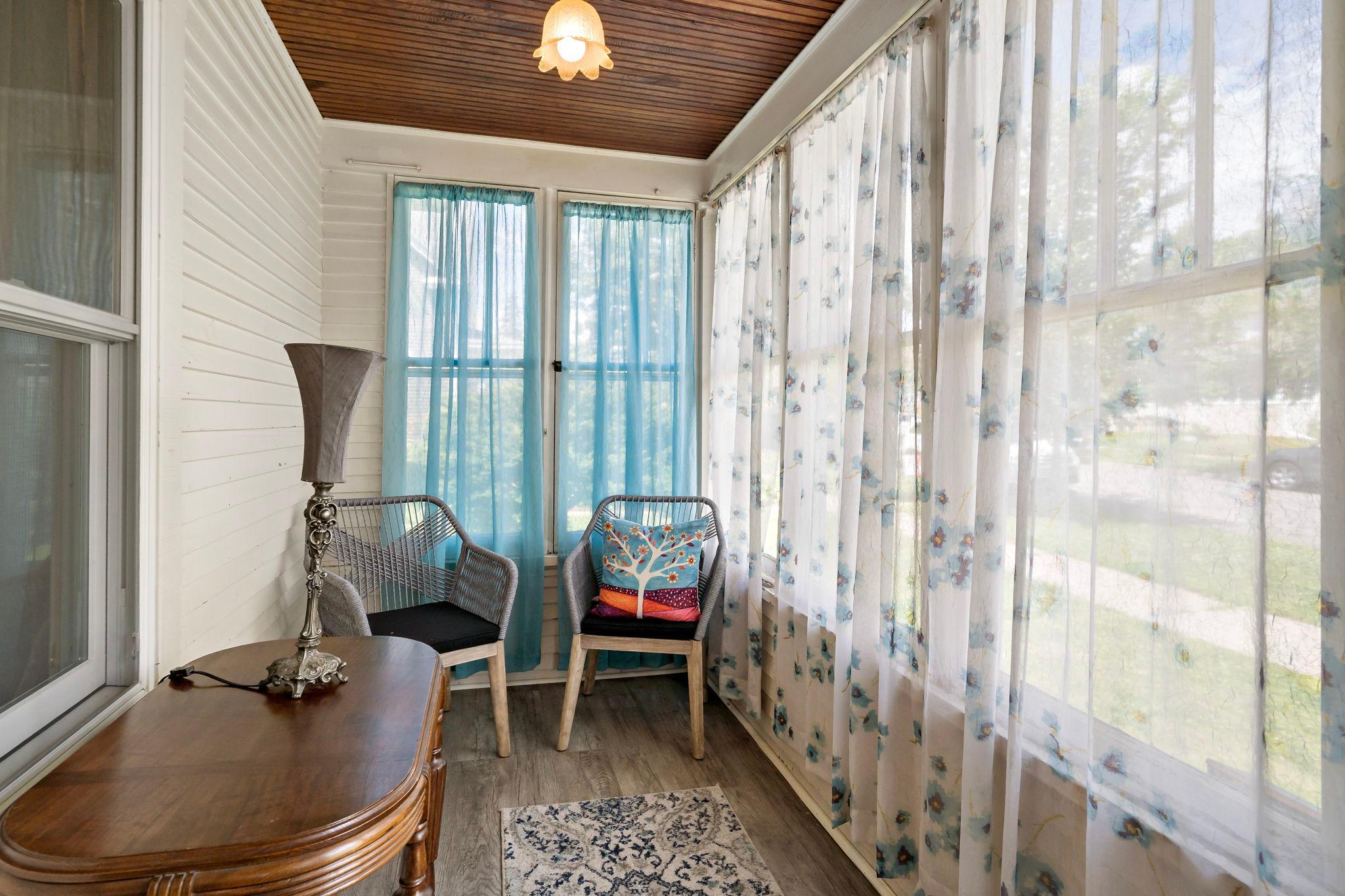 2nd image of 1036 Geranium Ave E, Saint Paul, MN 55106 | MLS# 7100527