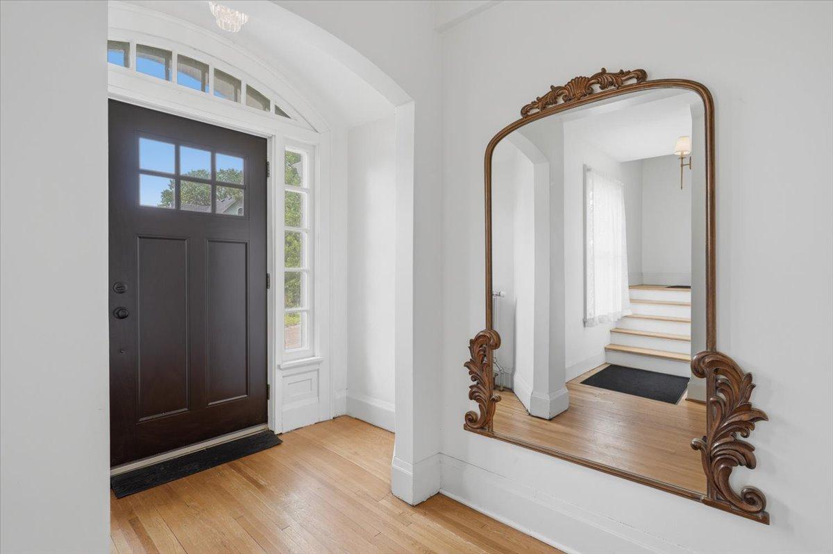3rd image of 1070 Bradley St, Saint Paul, MN 55130 | MLS# 7100708